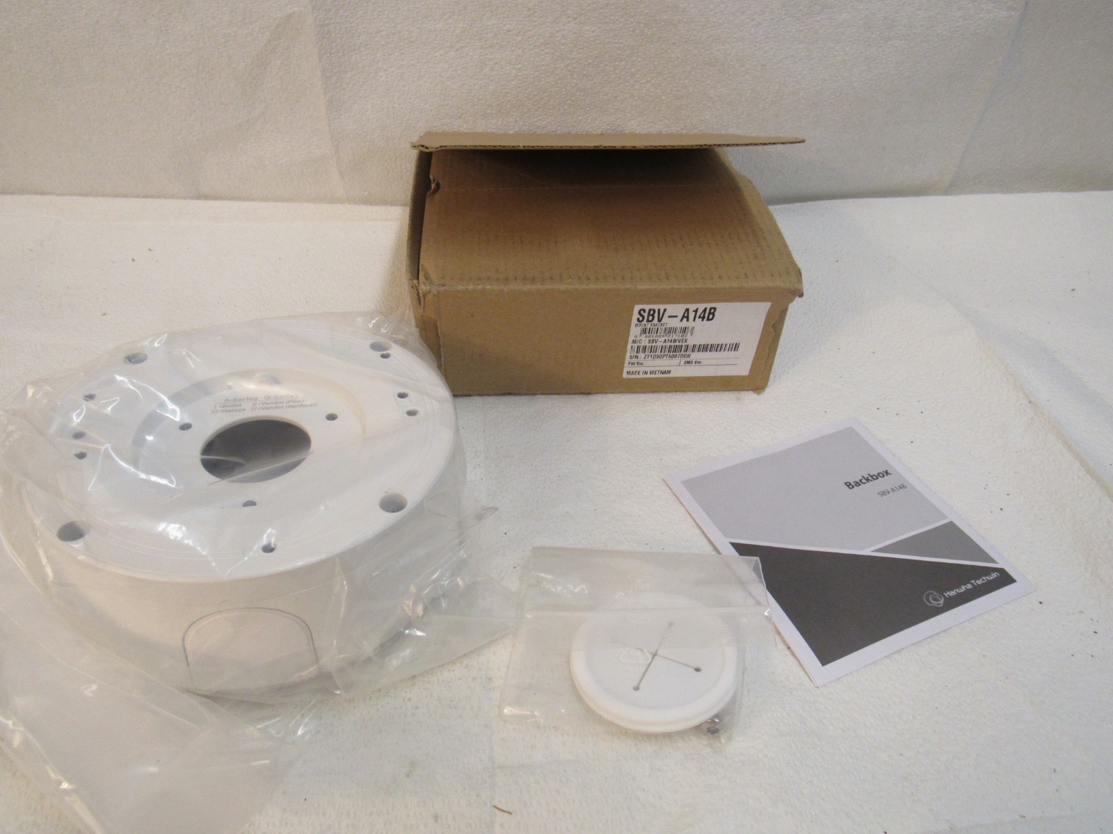 Hanwha Vision SBV-A14B Mounting Box Bracket for camera
