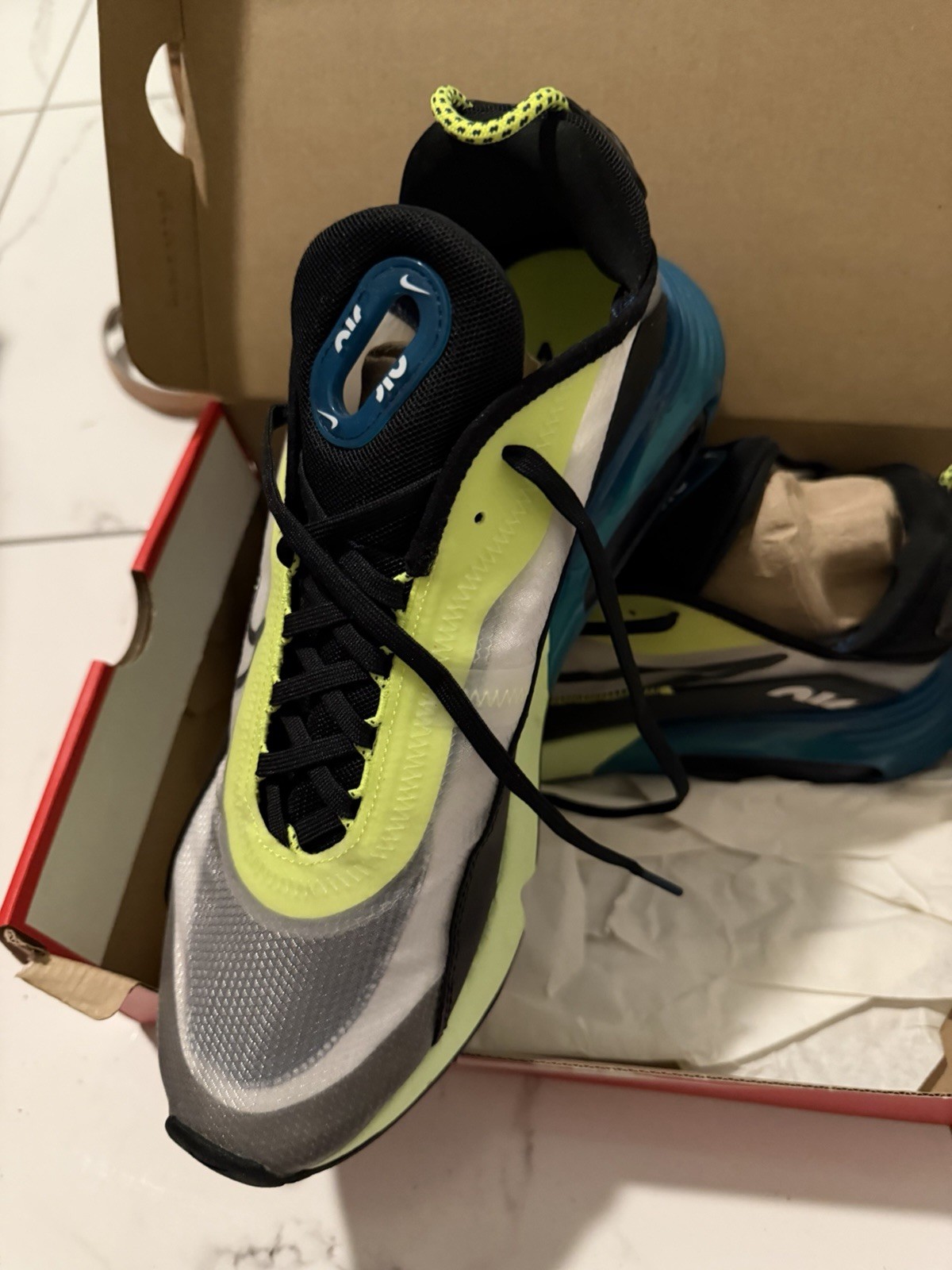 Nike Air Max 2090 Volt Blue Sneaker White/Black/Volt/Blue Force BV9977-101