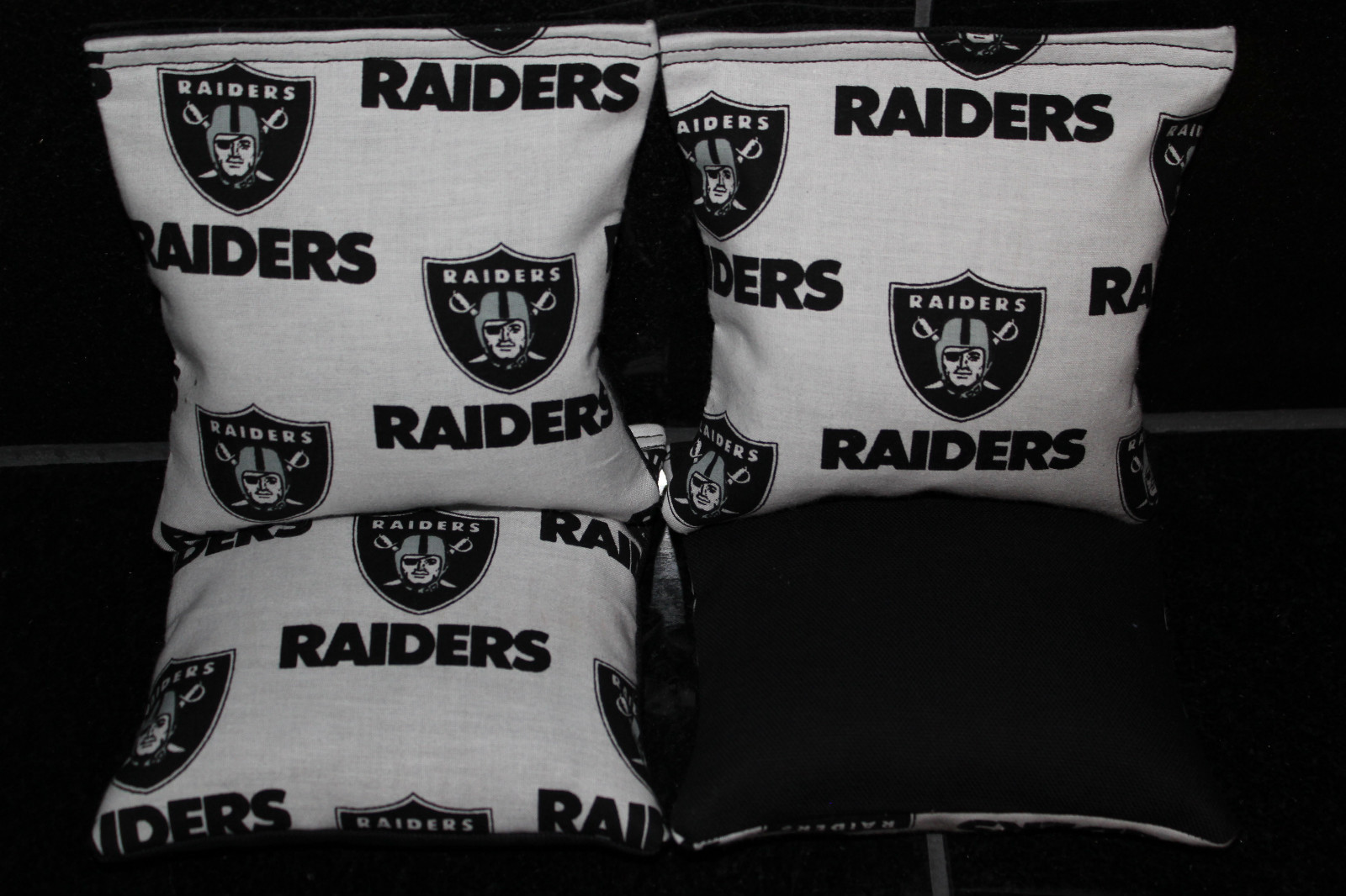 OAKLAND RAIDERS 4 CORNHOLE BEAN BAGS BAGGO TOSS Quality Handmade! NEW!