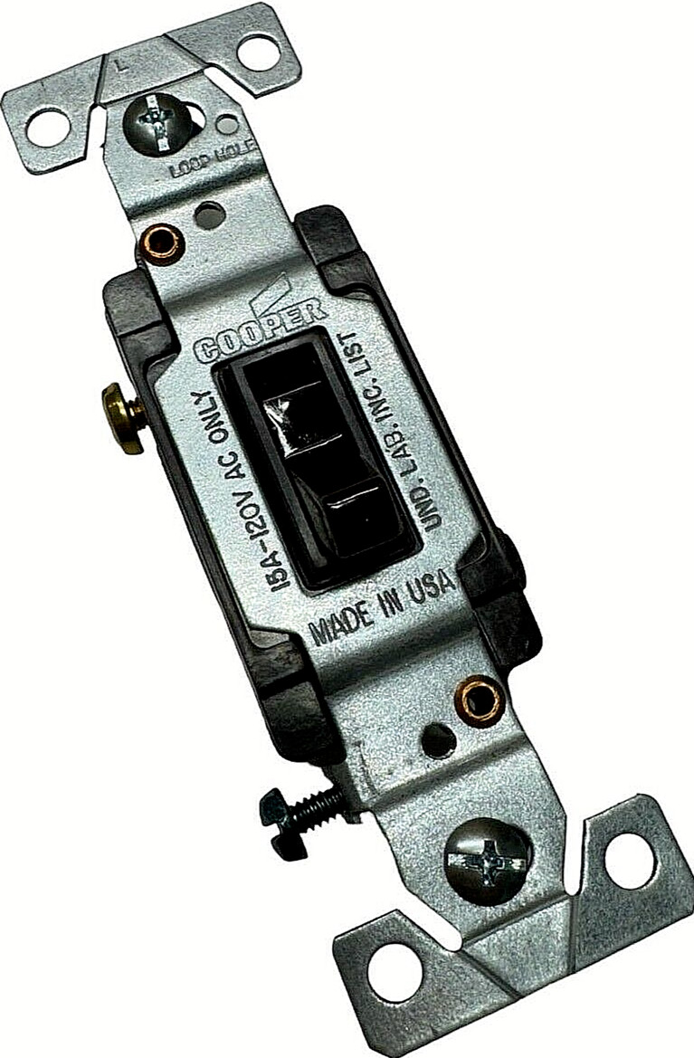 (Lot of 2) Cooper 1303-7B Brown Grounding 3-Way Switch 15A 120V *Free Shipping*