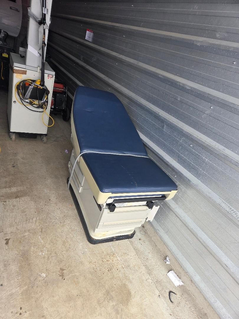 MIDMARK 405 POWER MEDICAL XAM (EXAMINATION) ROOM TABLE CHAIR