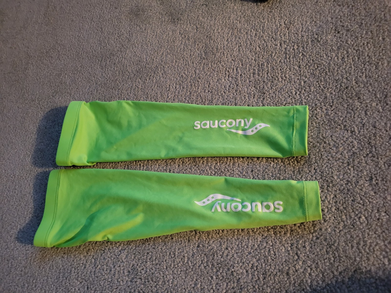 Bike Saucony Arm Sleeves Warmers  Hi Viz  Running Cycling M Cool Weather