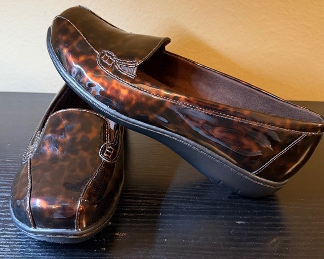 Clarks Collection Women’s 8.5W Brown Tortoiseshell Loafers Comfort Slip On -NWOB
