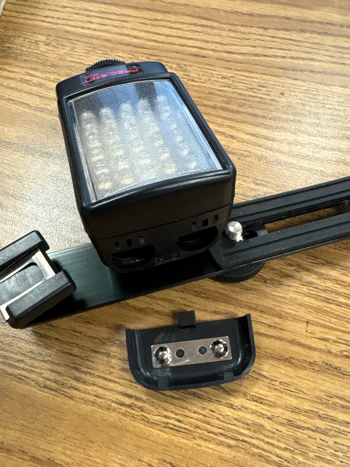 Precision Design Digital Camera Camcorder LED Video Light W/Bracket NIB PD-LED35