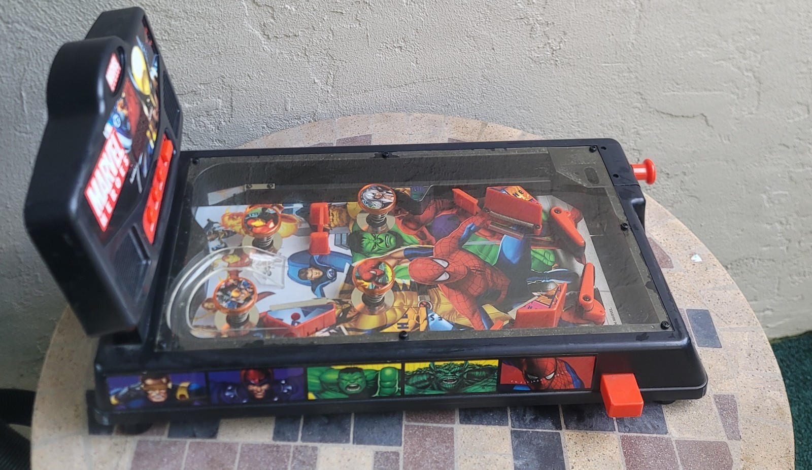 Marvel Heroes 2006 Table-Top Mini Pinball Machine WORKS 19" Play Area