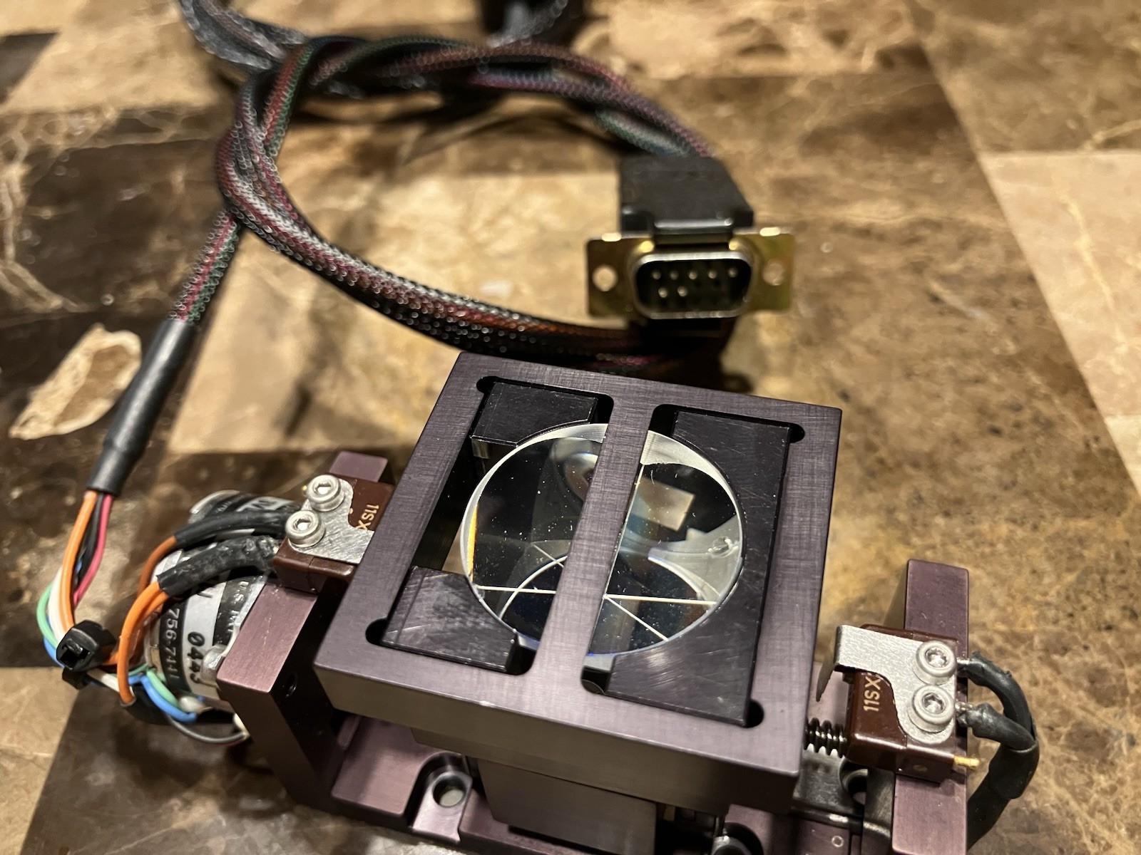 Servo Motor Actuated Laser Retro-Reflector DB9 Amp 3V Stepper