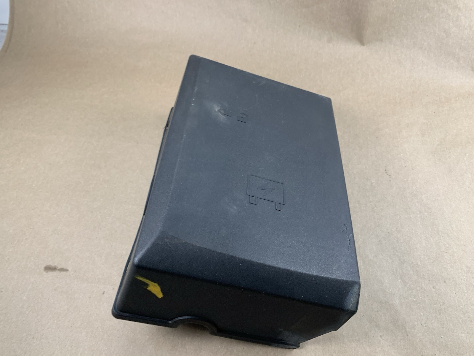 OEM 07-13 Silverado Sierra Yukon Tahoe Escalade Fuse Box Cover Lid OEM