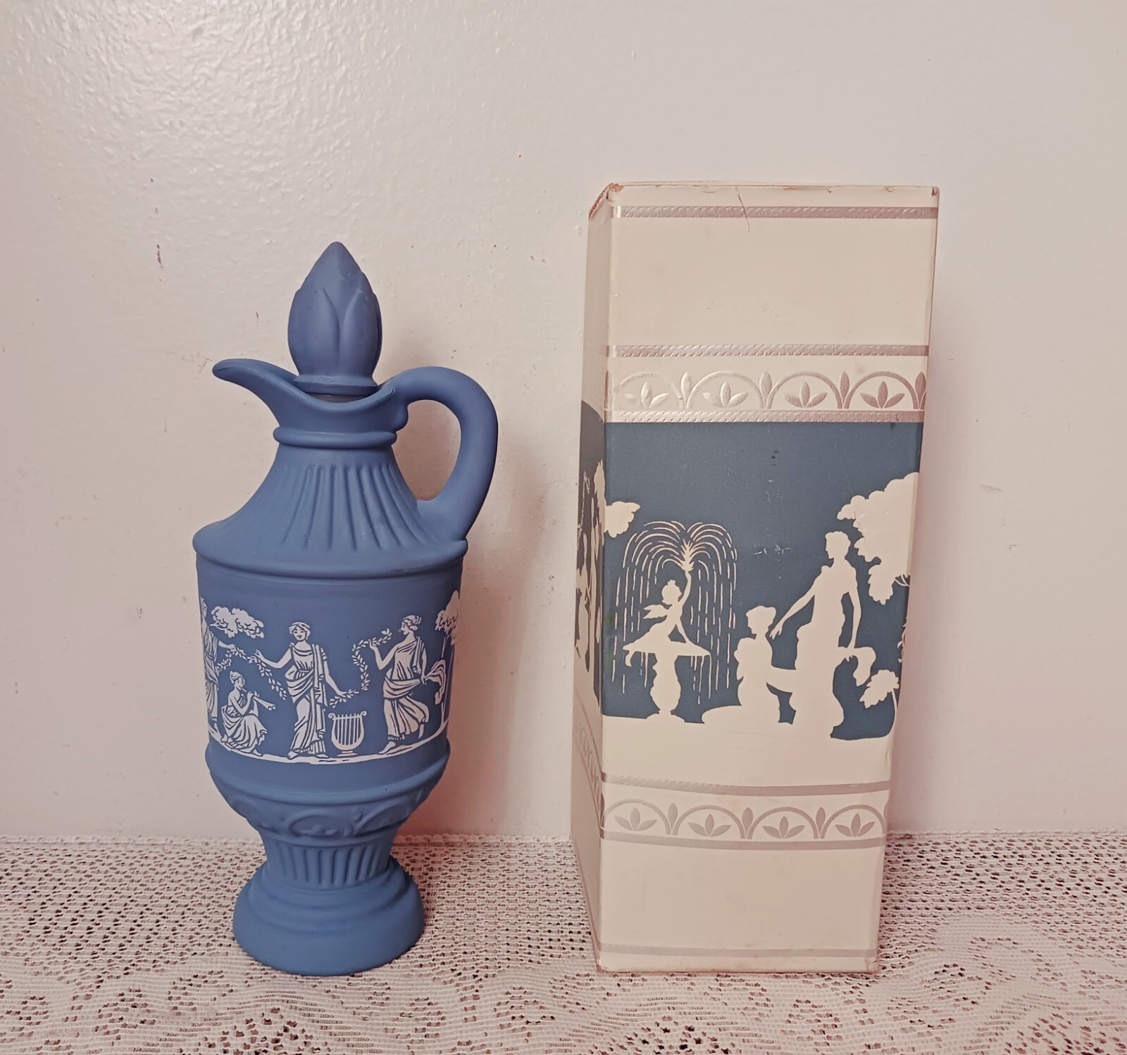 Vtg Avon Avonshire Blue Bird of Paradise Foaming Bath Oil 6 Fl. oz. NOS In Box