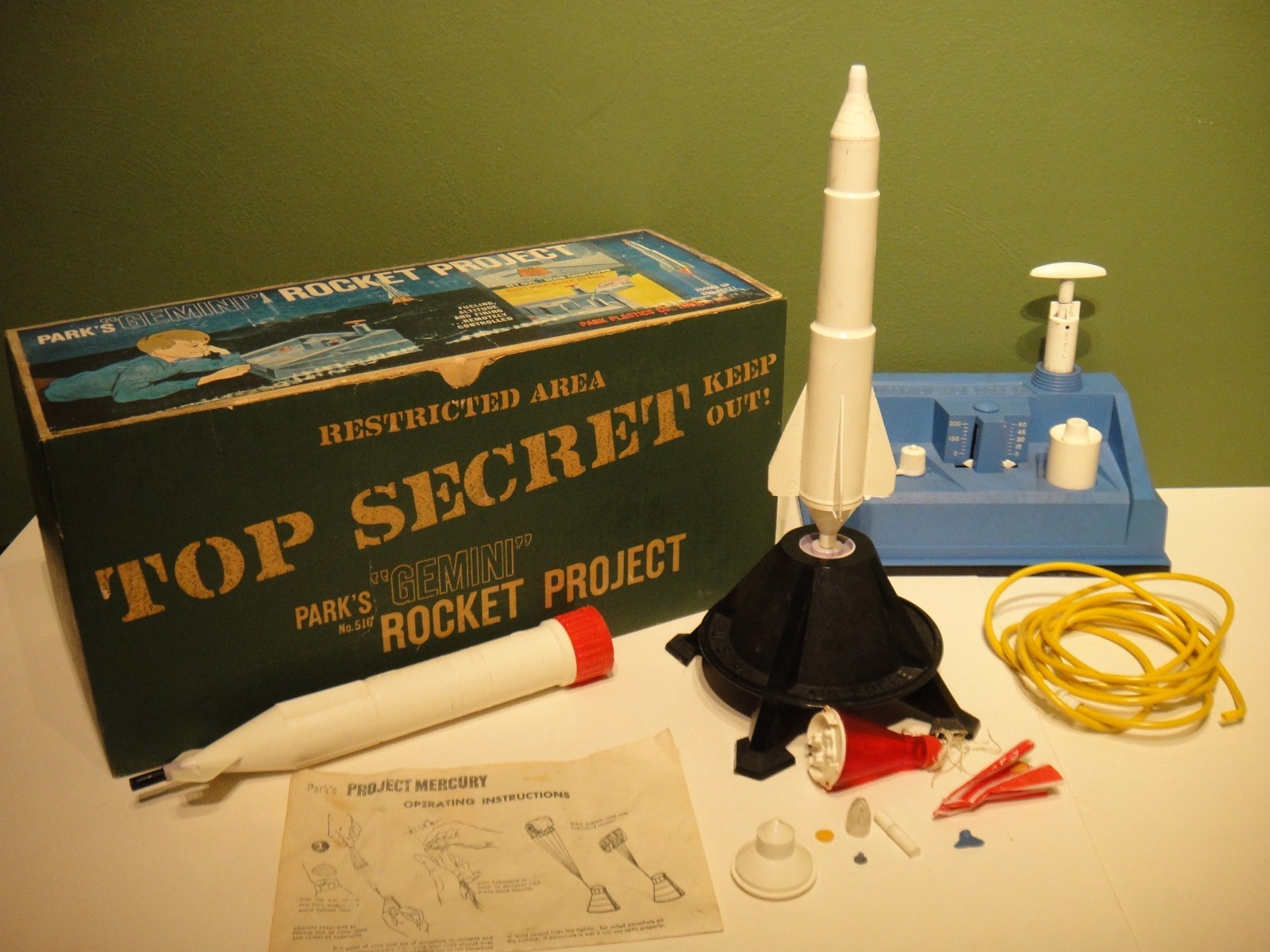 TOP SECRET Park's "Gemini" Water Rocket Project #516-598 w Box - Parts or Repair
