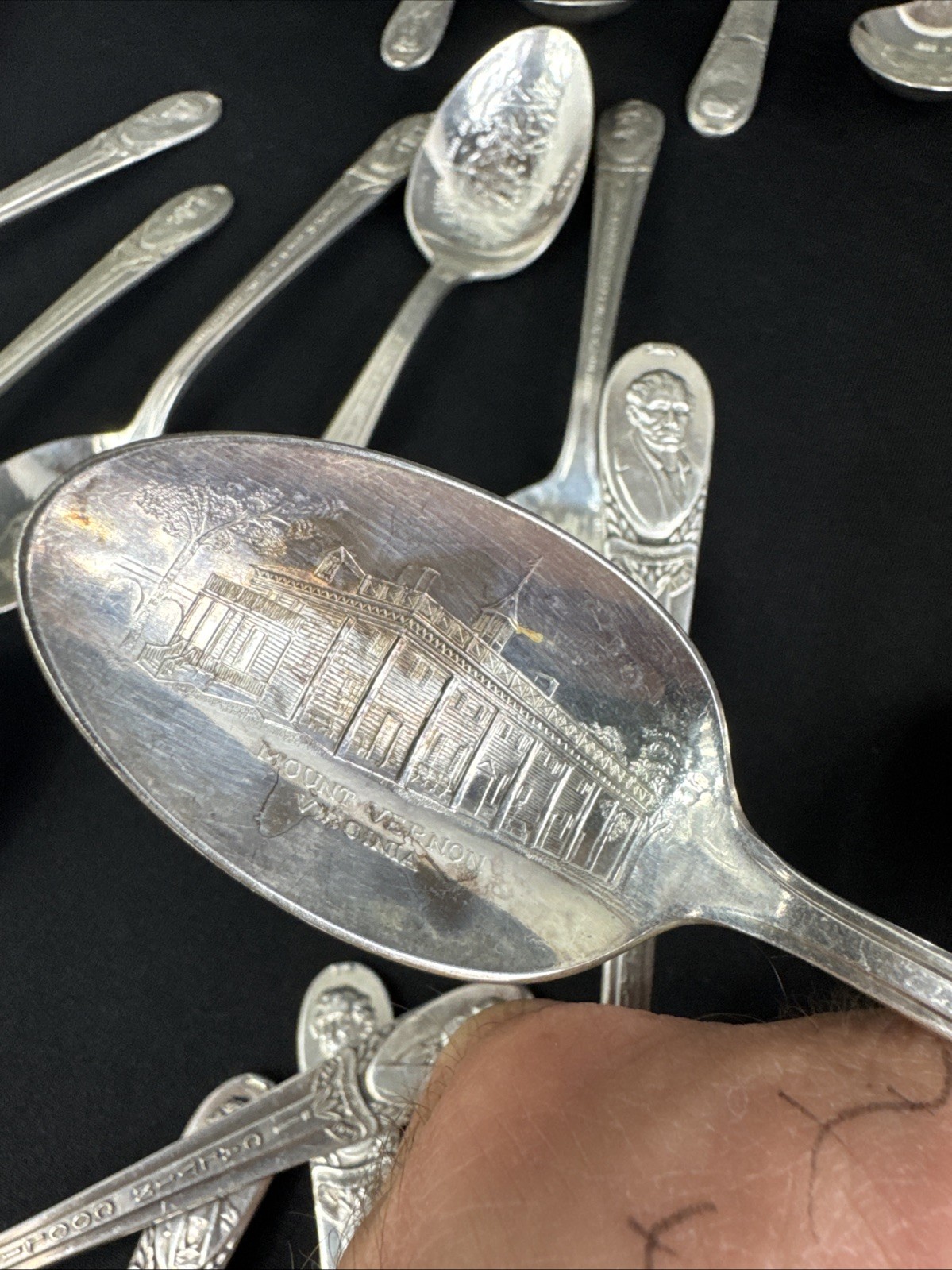 WM Rogers 30 Piece Silverplate Presidential Spoon Set