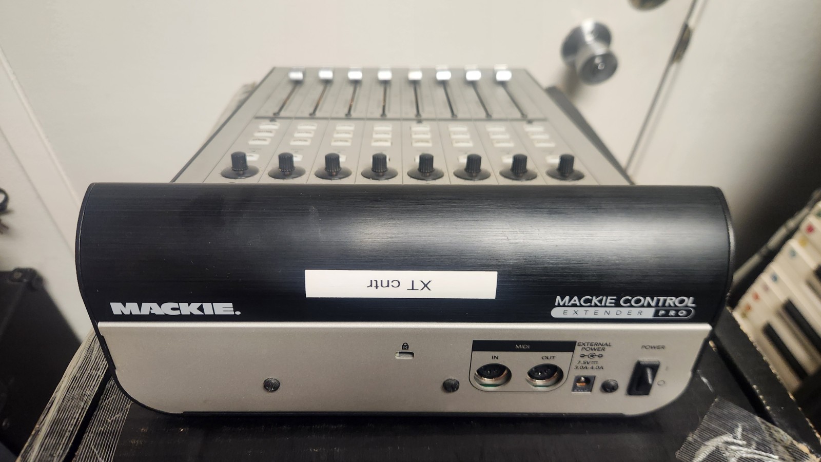 MCU Mackie Control XT Universal Pro DAW MIDI Extender Interface Motor Faders