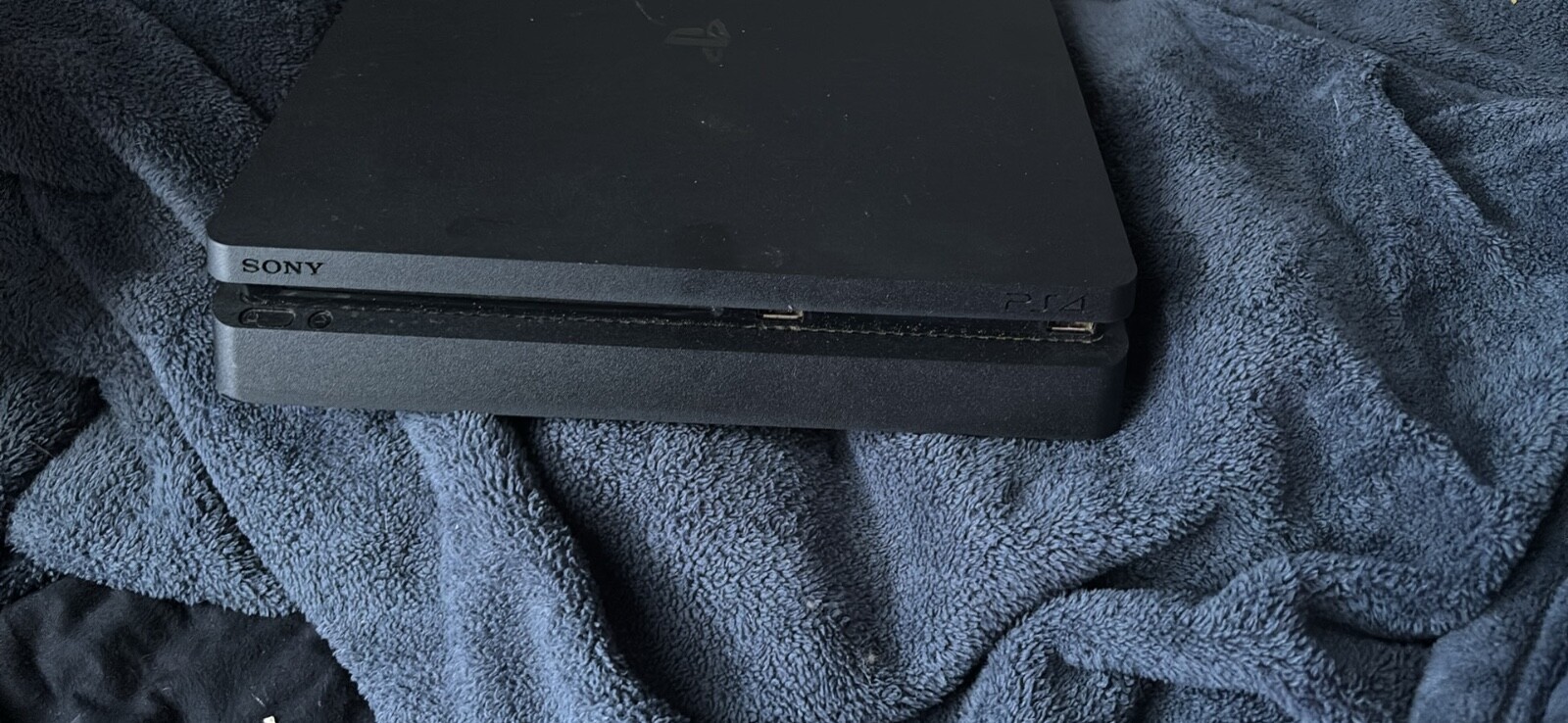 ps4 console slim 1tb black with controller