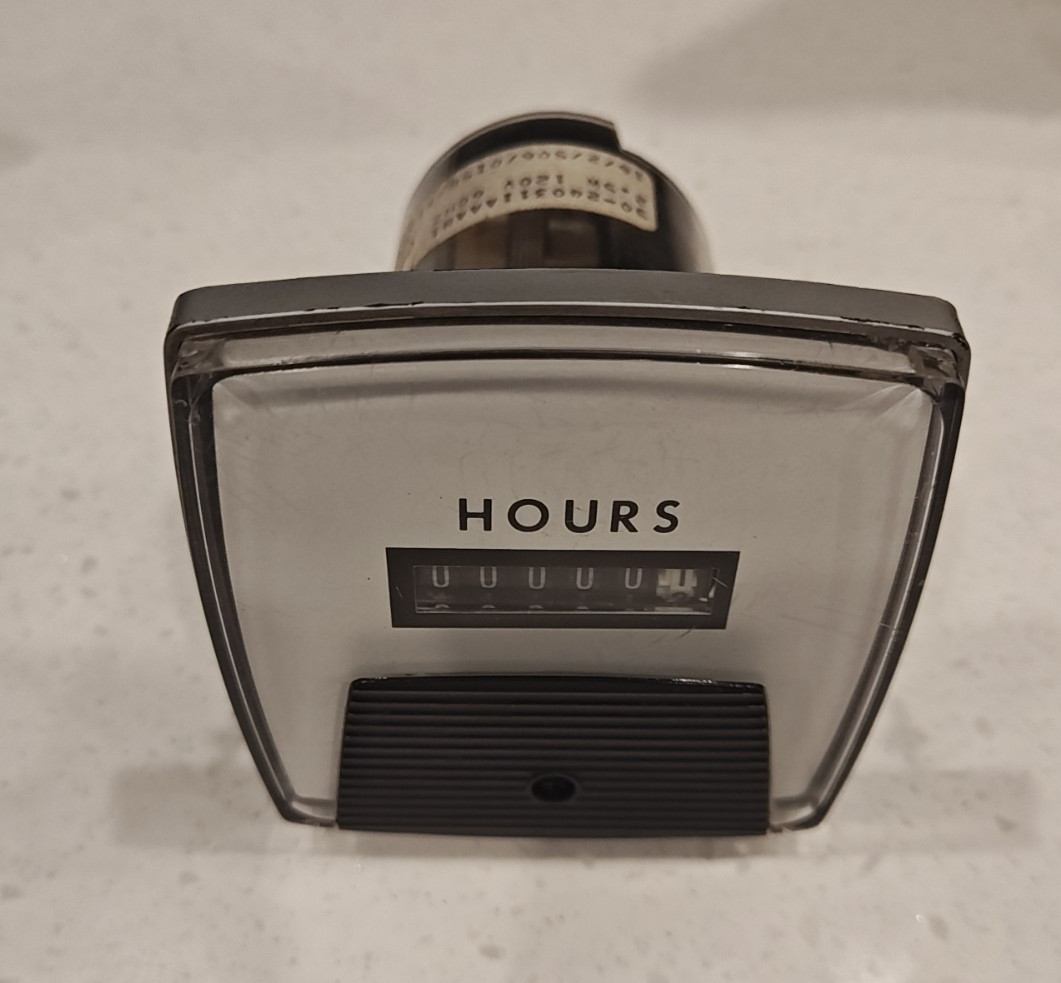 Vintage GE General 120V 60HZ Electric Time Meter    50-240211AAAB1