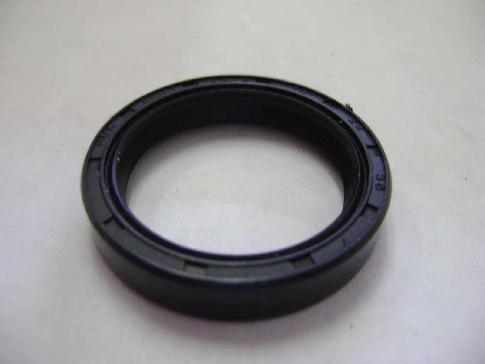 NEW TC 28X36X7 DOUBLE LIPS METRIC OIL / DUST SEAL 28mm X 36mm X 7mm