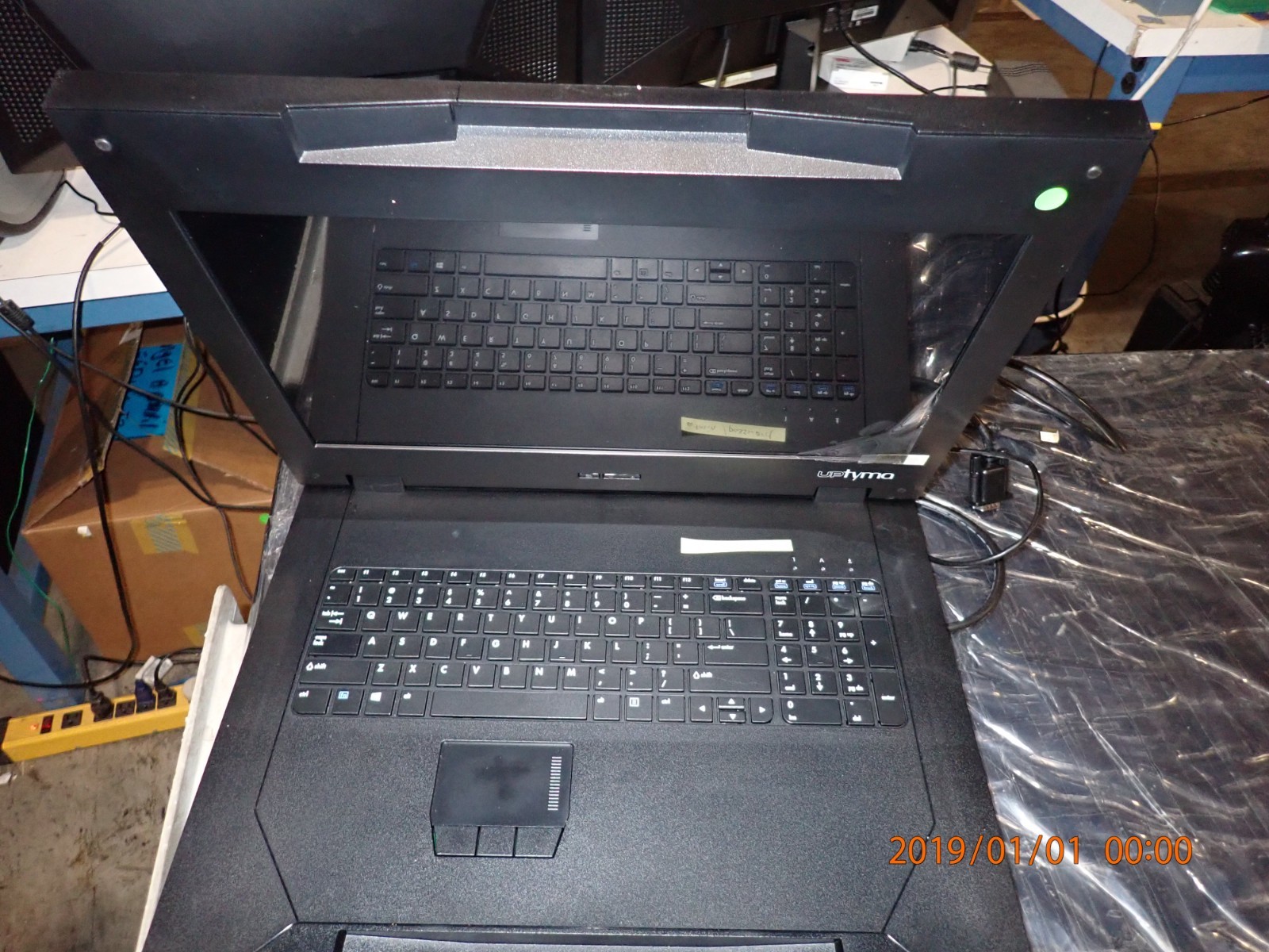 IBM 00RY747 1U 17.3" LCD Video Graphics Array USB KEYBD KVM CONSOLE DISPLAY