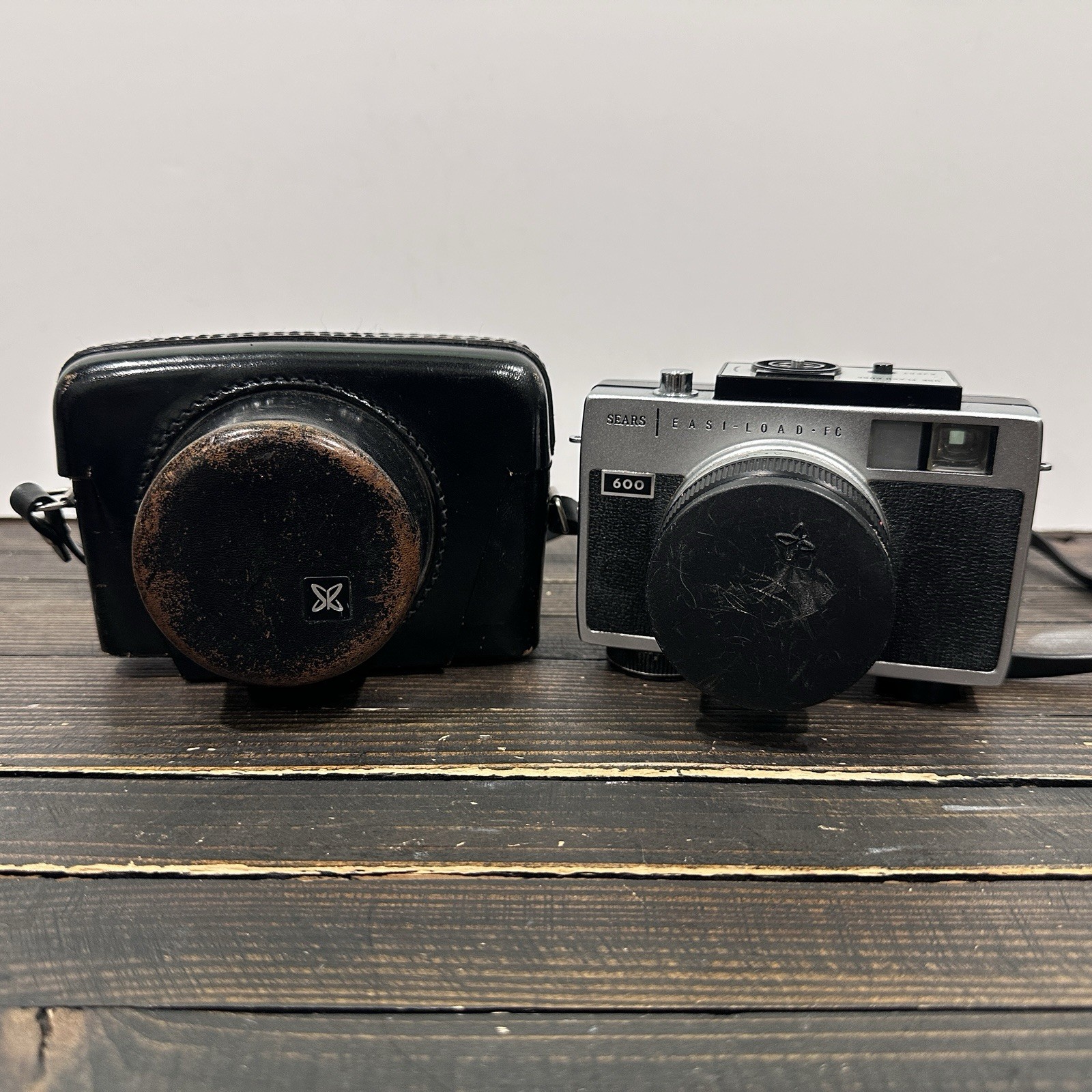 Vintage Sears 600 Easi-Load FC 126 Film Camera 40mm F2.8 Rikenon Lens w/ Case