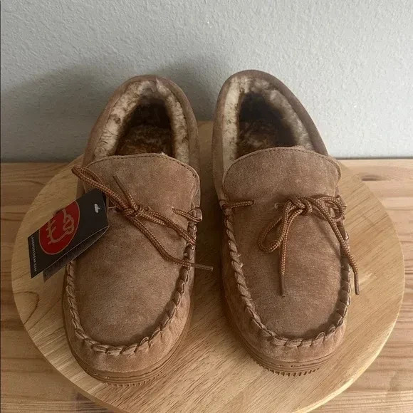 Lamo Mens Moccasin Slippers new Sz 11