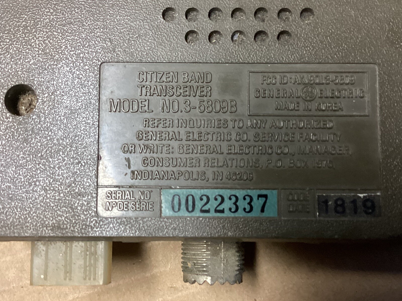 Vintage CB Transceiver Citizens Band 3-5909B Untested
