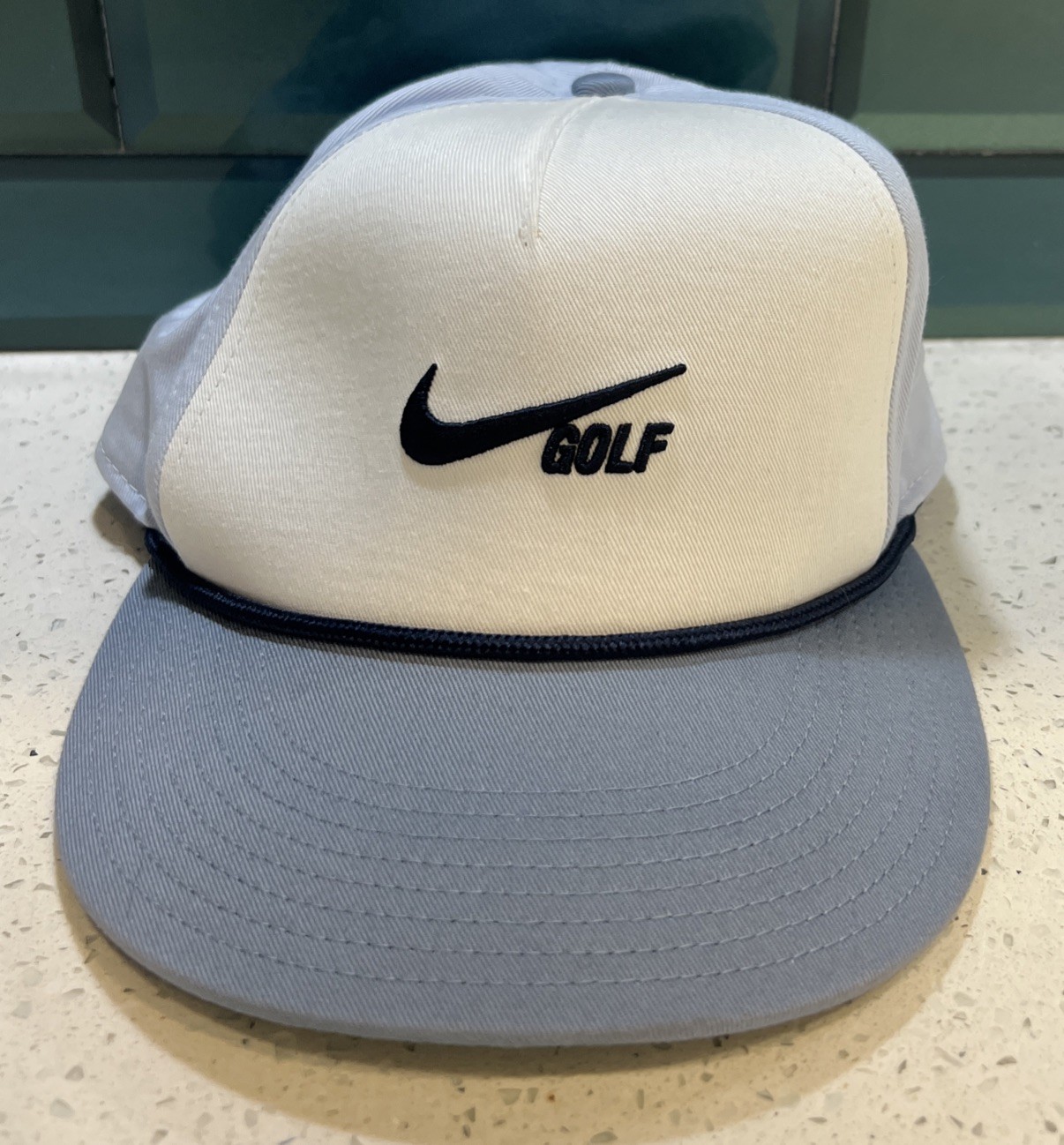 EUC  Nike Golf Retro72 Performance White & Baby Blue Snapback One Size Adj.