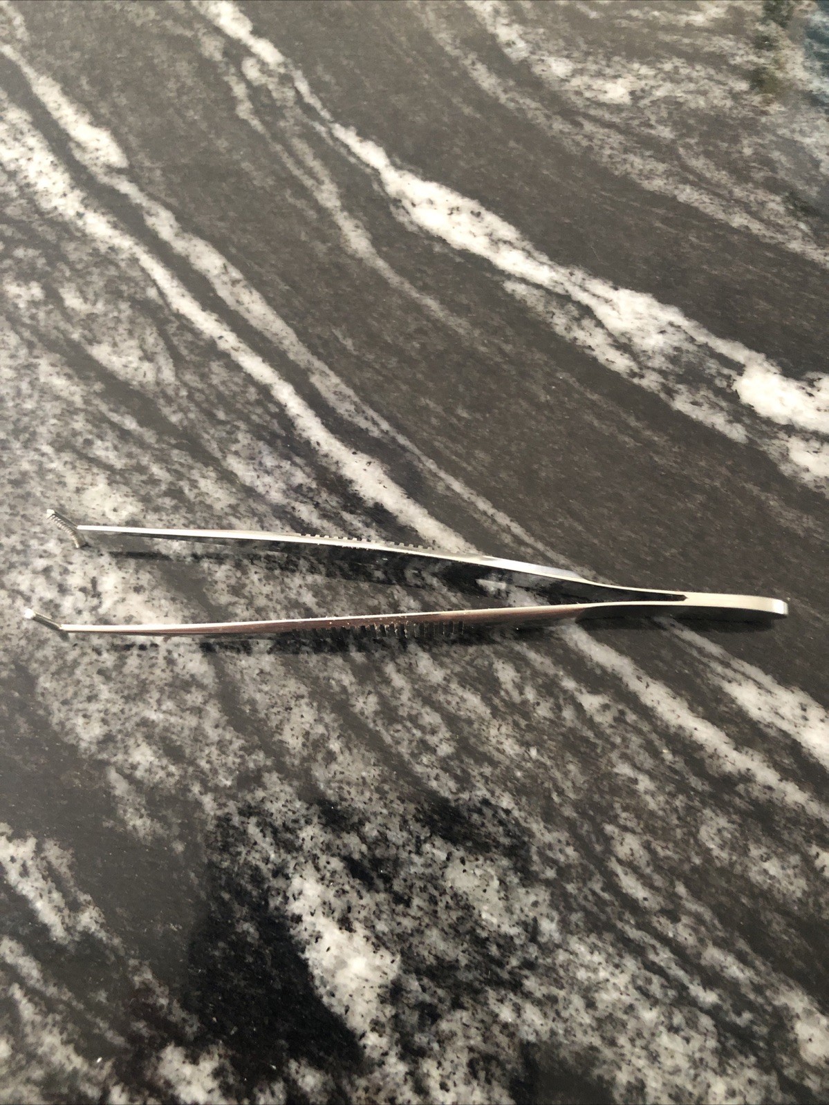 Green Fixation Fcps. Narrow 12mm jaws with fine teeth. 100mm/4.0”
