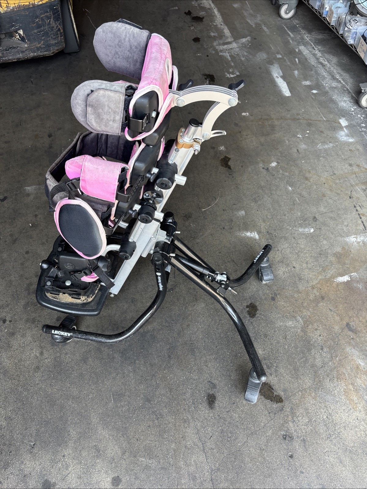 Leckey Squiggles Stander 1 - 118-764 - Pink