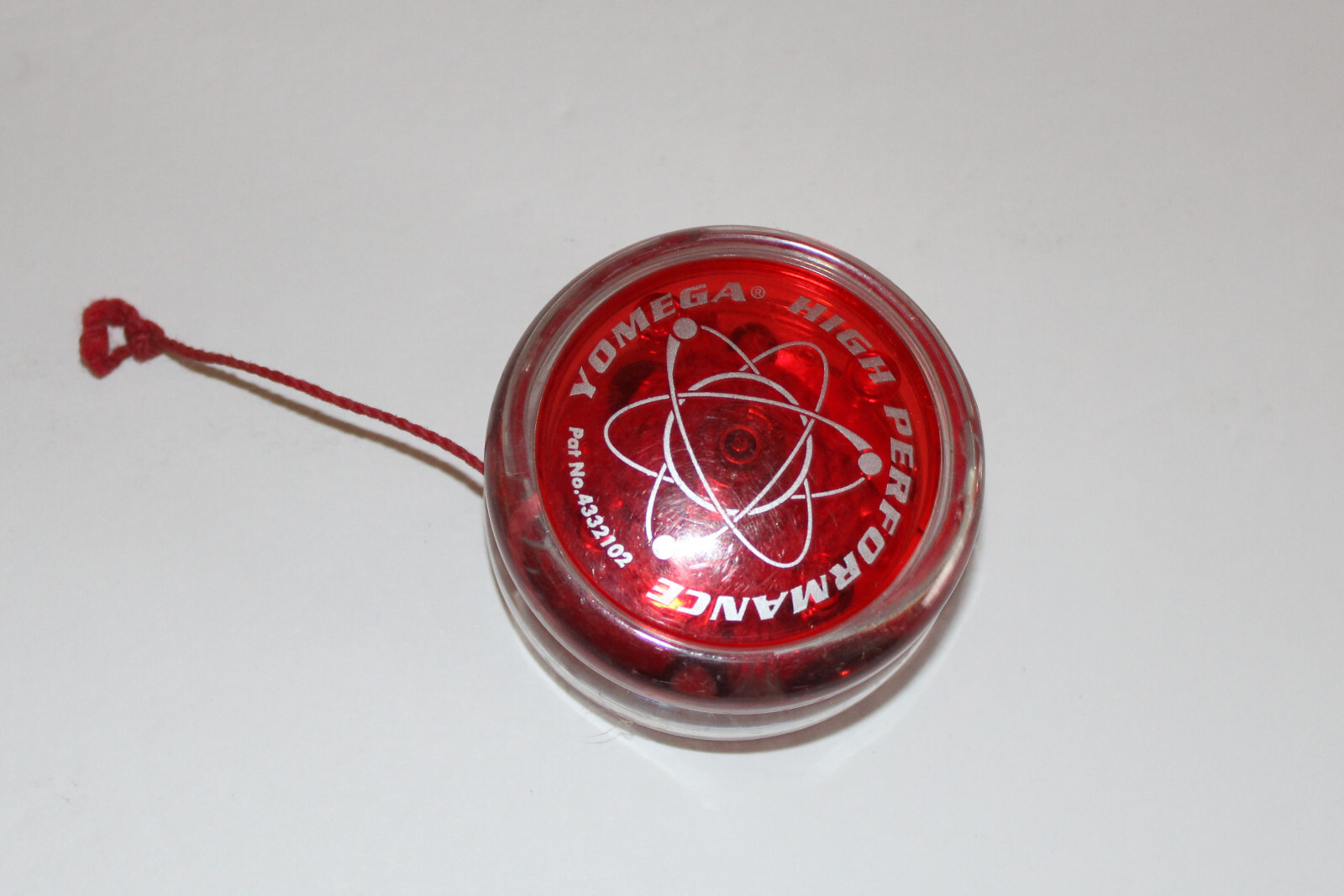 Vintage RED YOMEGA HIGH PERFORMANCE YO-YO G2