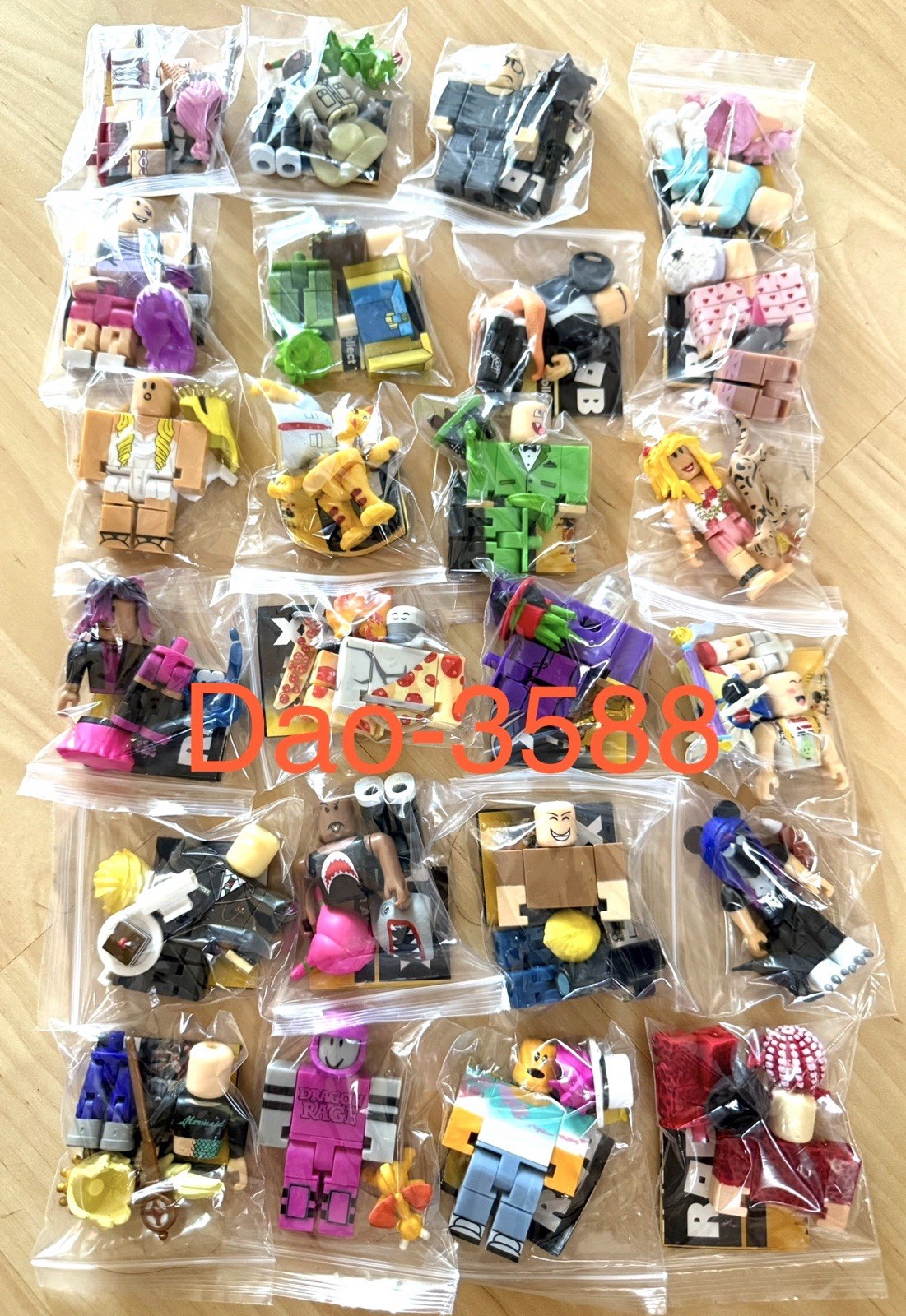 Roblox Celebrity Series 2 - 24 Collectable Figures - Complete SET - (No Codes)