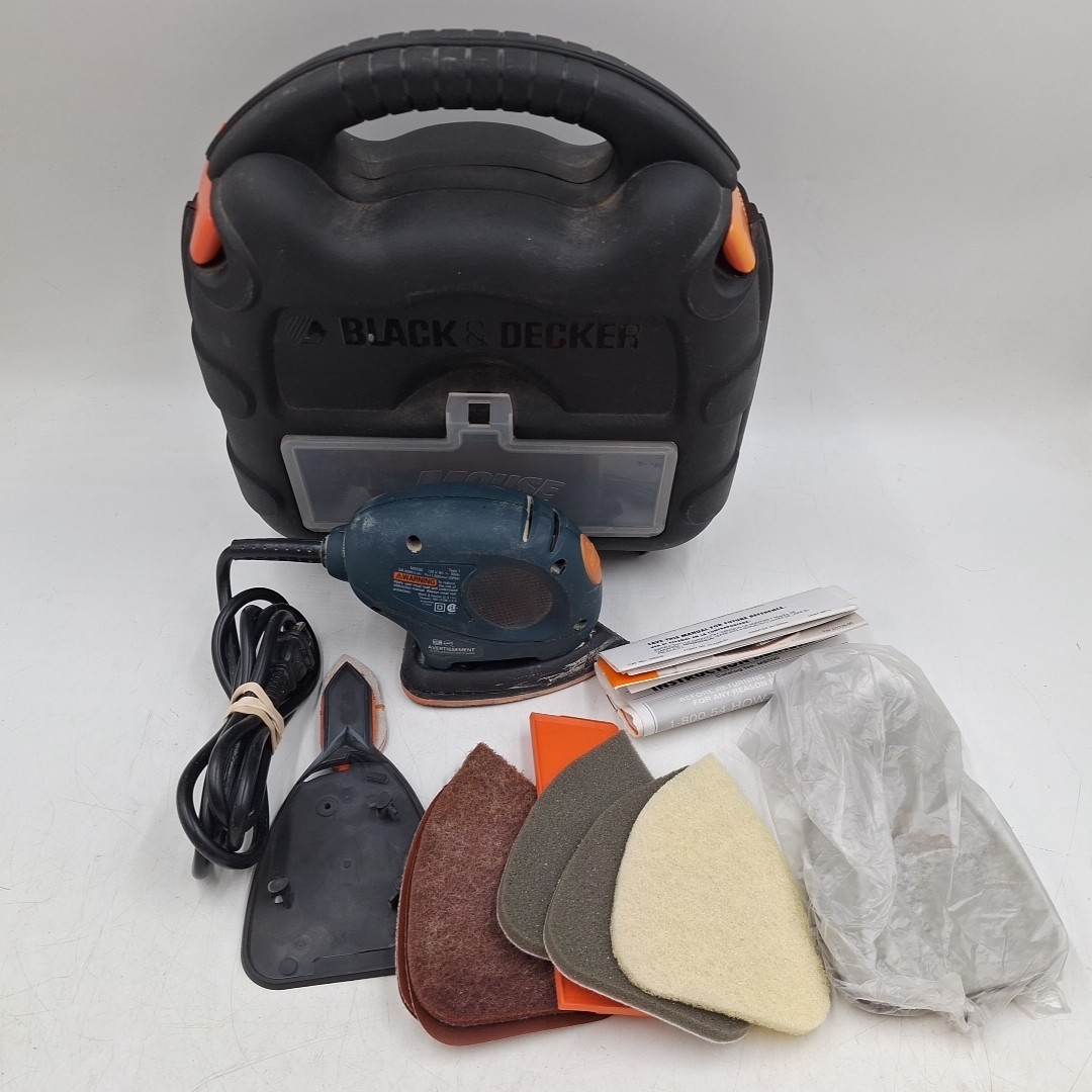 Black & Decker MOUSE Sander / Polisher Kit MS500K w/ Case & Accessories - TESTED