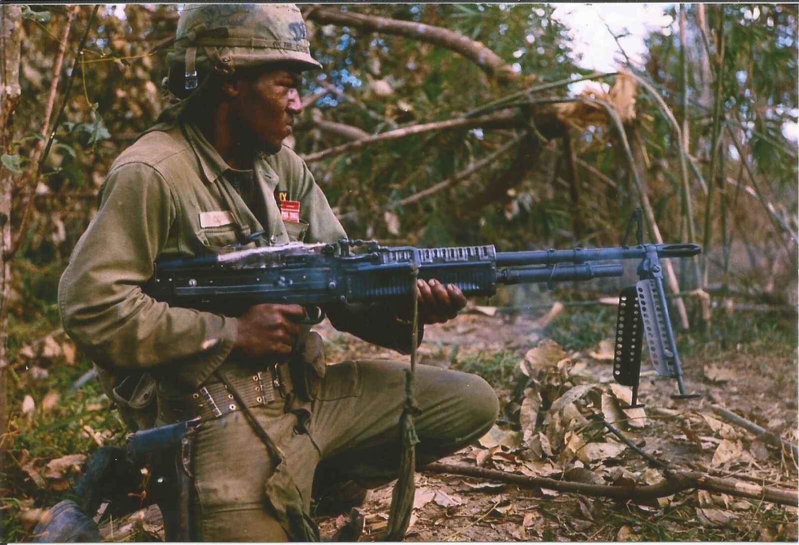 Vietnam  War  Photos --  US Soldier with Machine Gun
