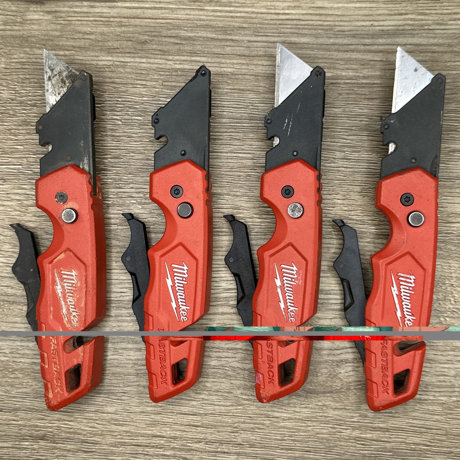 (LOT L) Milwaukee Lot Of 4 Metal FASTBACK 48-22-1502 Folding Utility Box Knives
