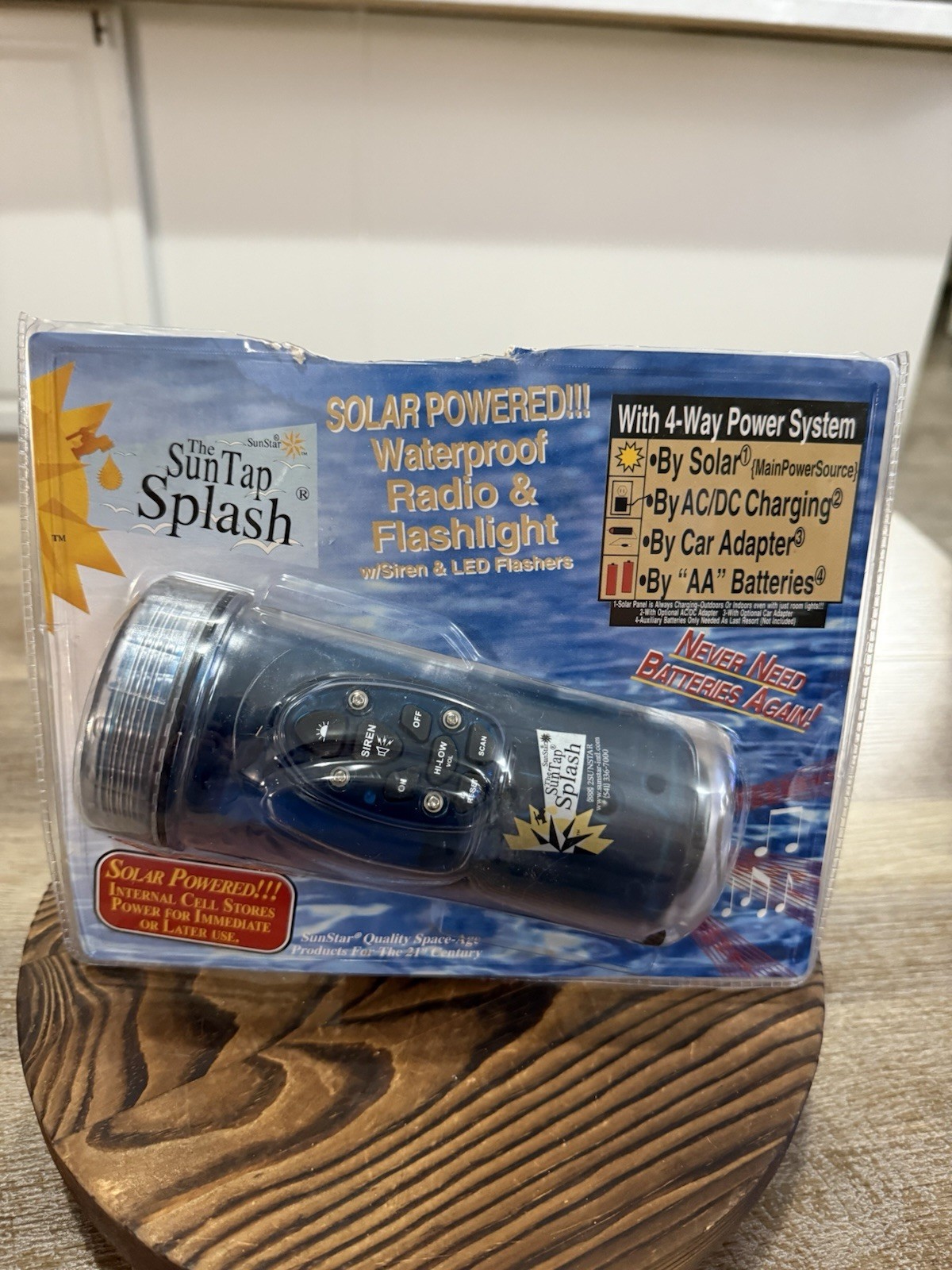 Vintage Sun Tap Splash Solor AM/FM Radio Flashlight w/Siren & LED Flashers