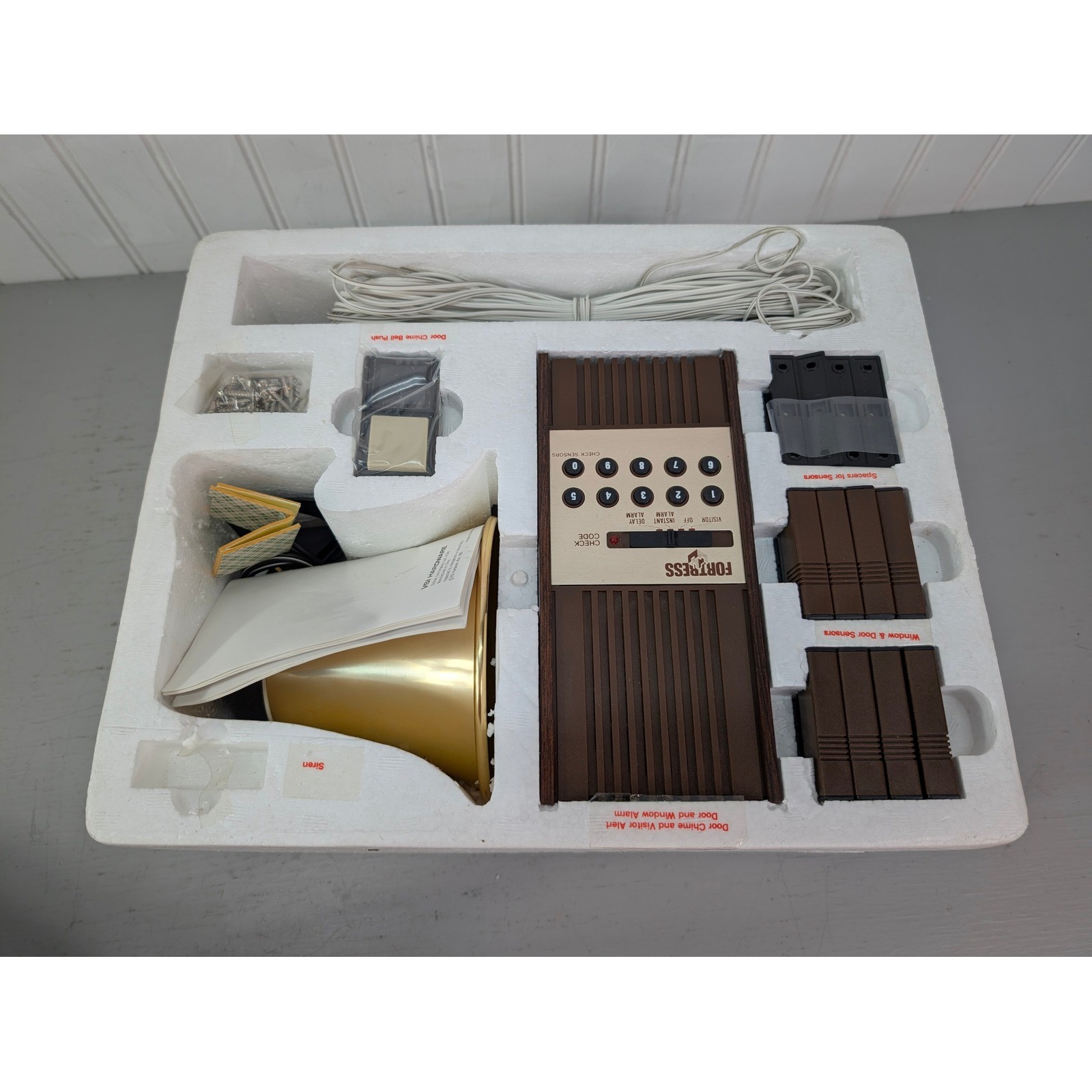 Vintage Fortress Home Security Alarm System Wired DIY Kit Model DA-9709 1983 NOS