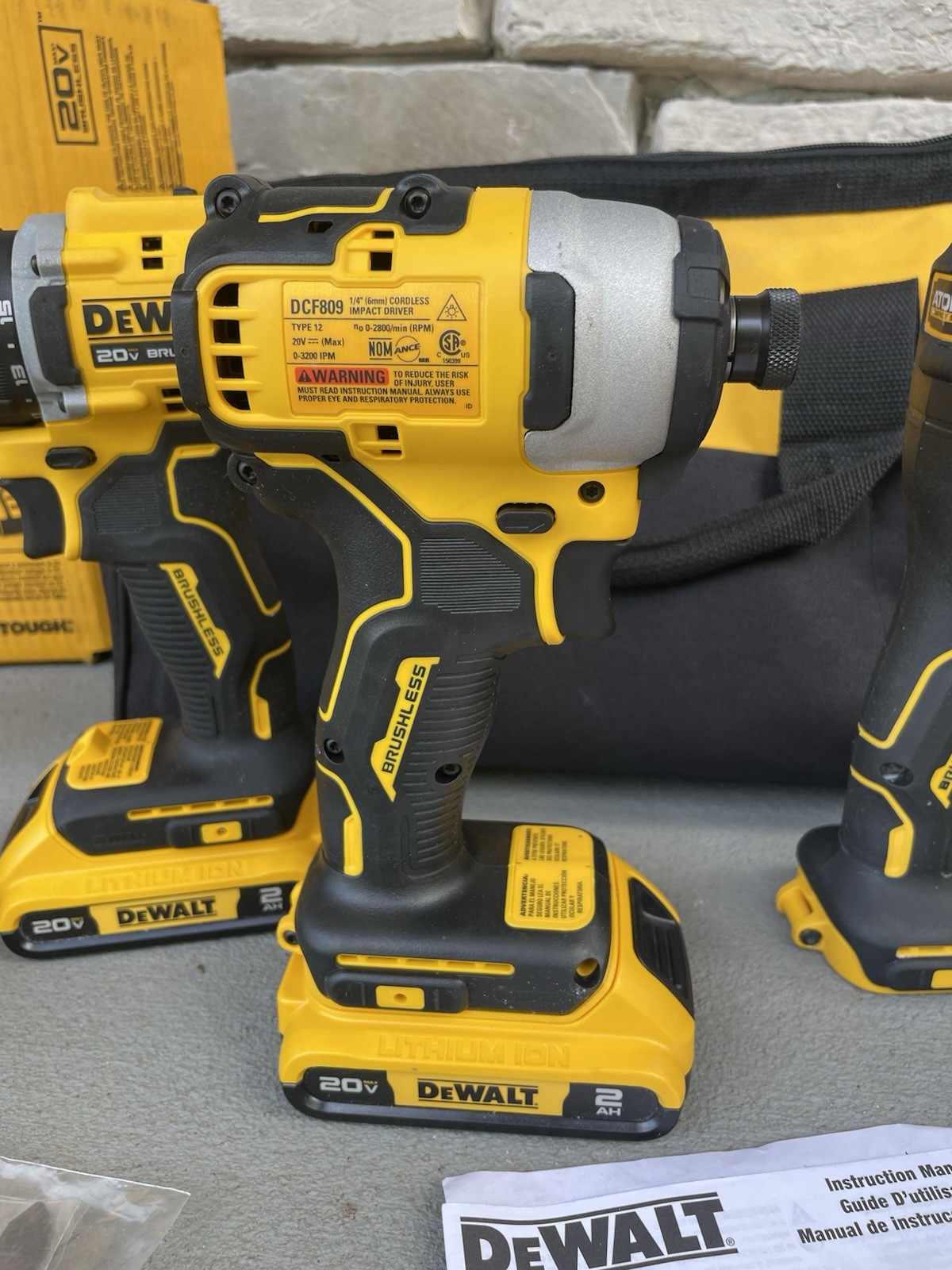 DEWALT ATOMIC Compact 20V MAX Brushless 4-Tool Kit DCK486D2 2 Batteries Bag