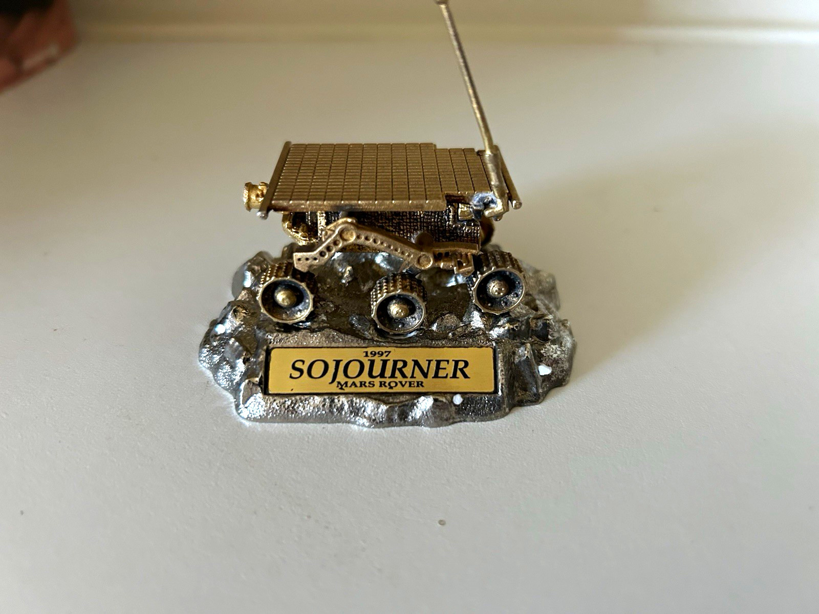 Hot Wheels 1997 JPL Sojourner Mars Rover Diecast Limited Edition Silver