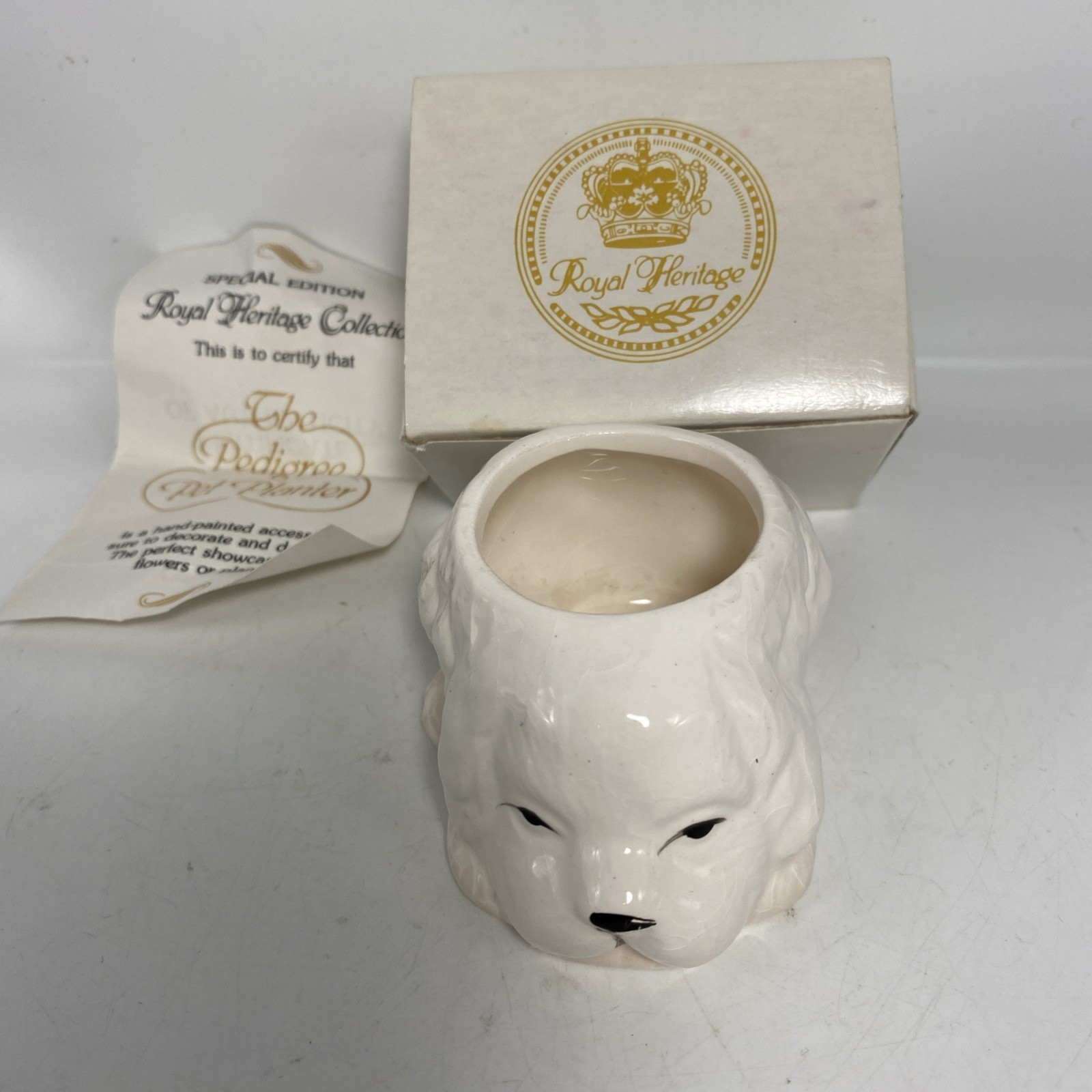 Royal Heritage The Pedigree White Dog Porcelain Planter 2 In H BB14