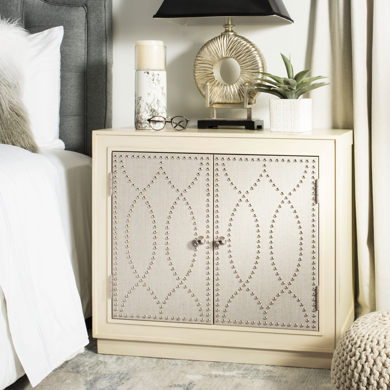 SAFAVIEH Yuna 2-Door Chest | Antique Beige / Light Grey |