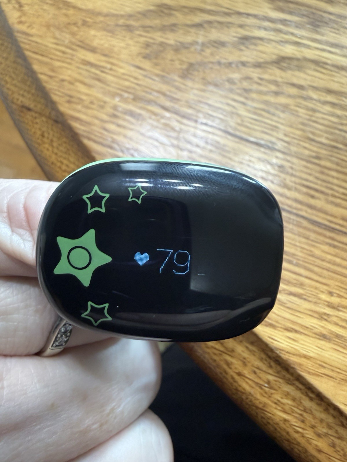 Pulse Oximeter for kids Tracking SpO2 and Pulse Rate with Free APP