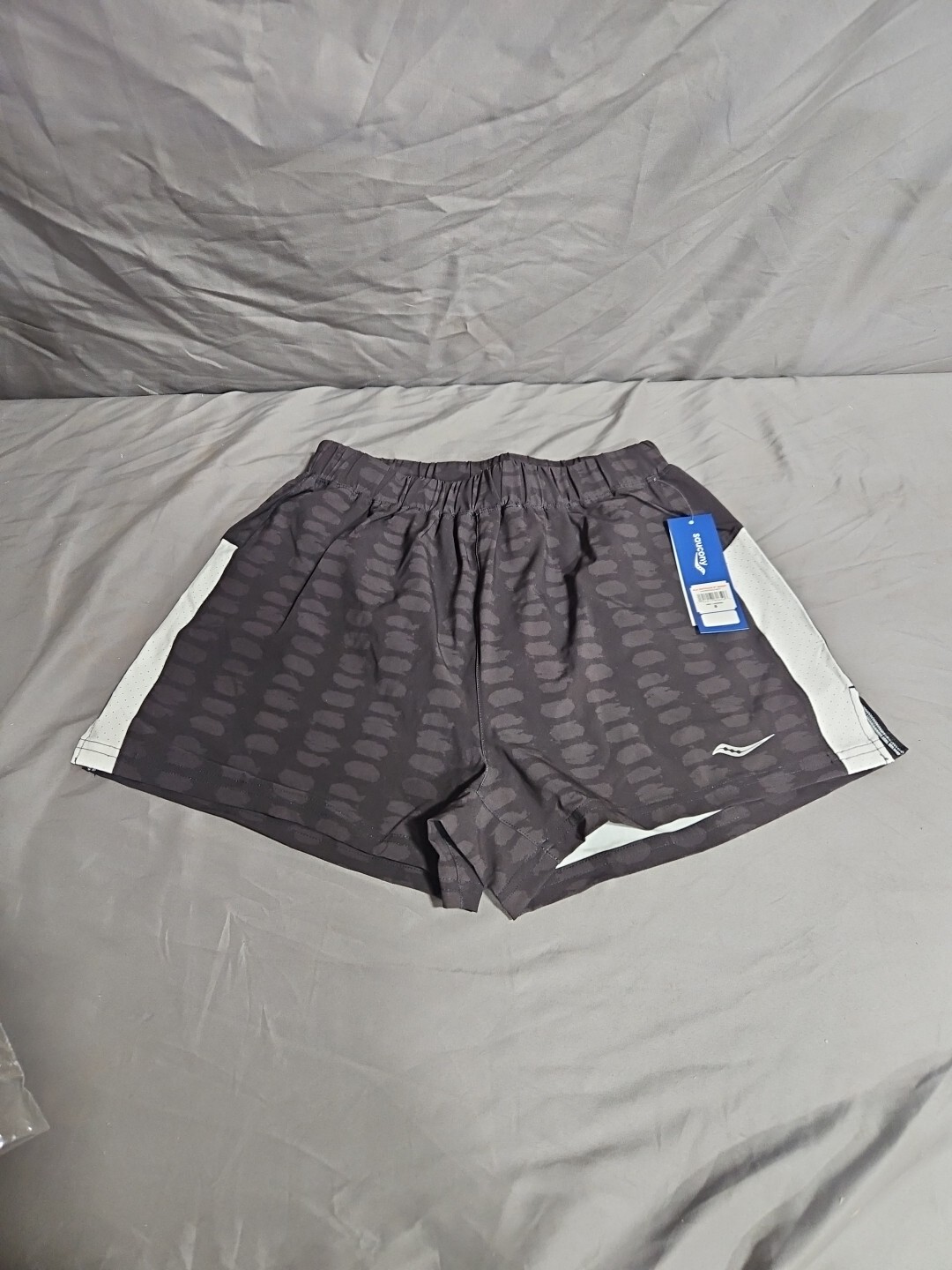 Saucony_Ela Outpace 3"_Shorts_ Mens Large_ New W/ Tags