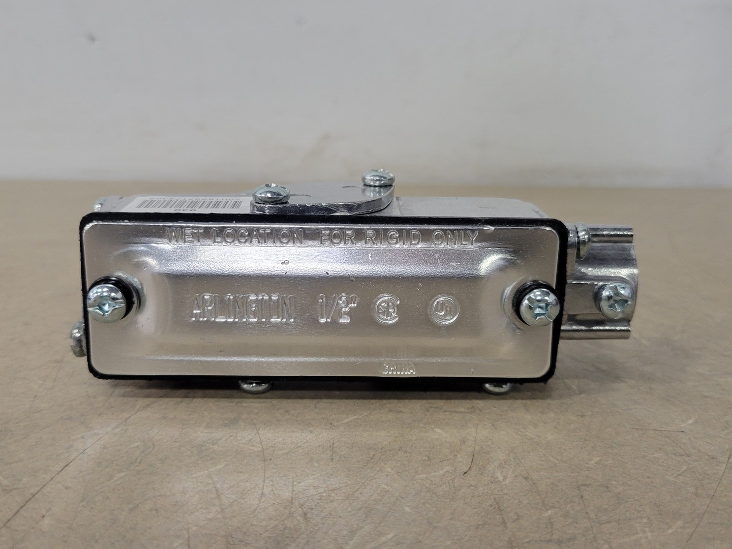 SURPLUS NEW ARLINGTON 930 1/2" Conduit Body (Box of 10) – Electrical