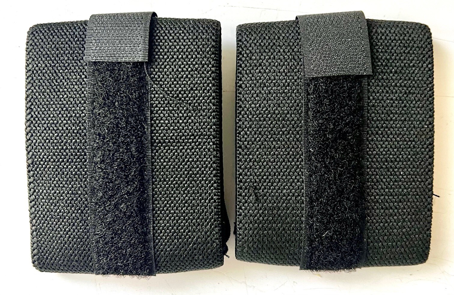 Cap Wrist Wraps 1 Pair Black Red 3" x 12" New