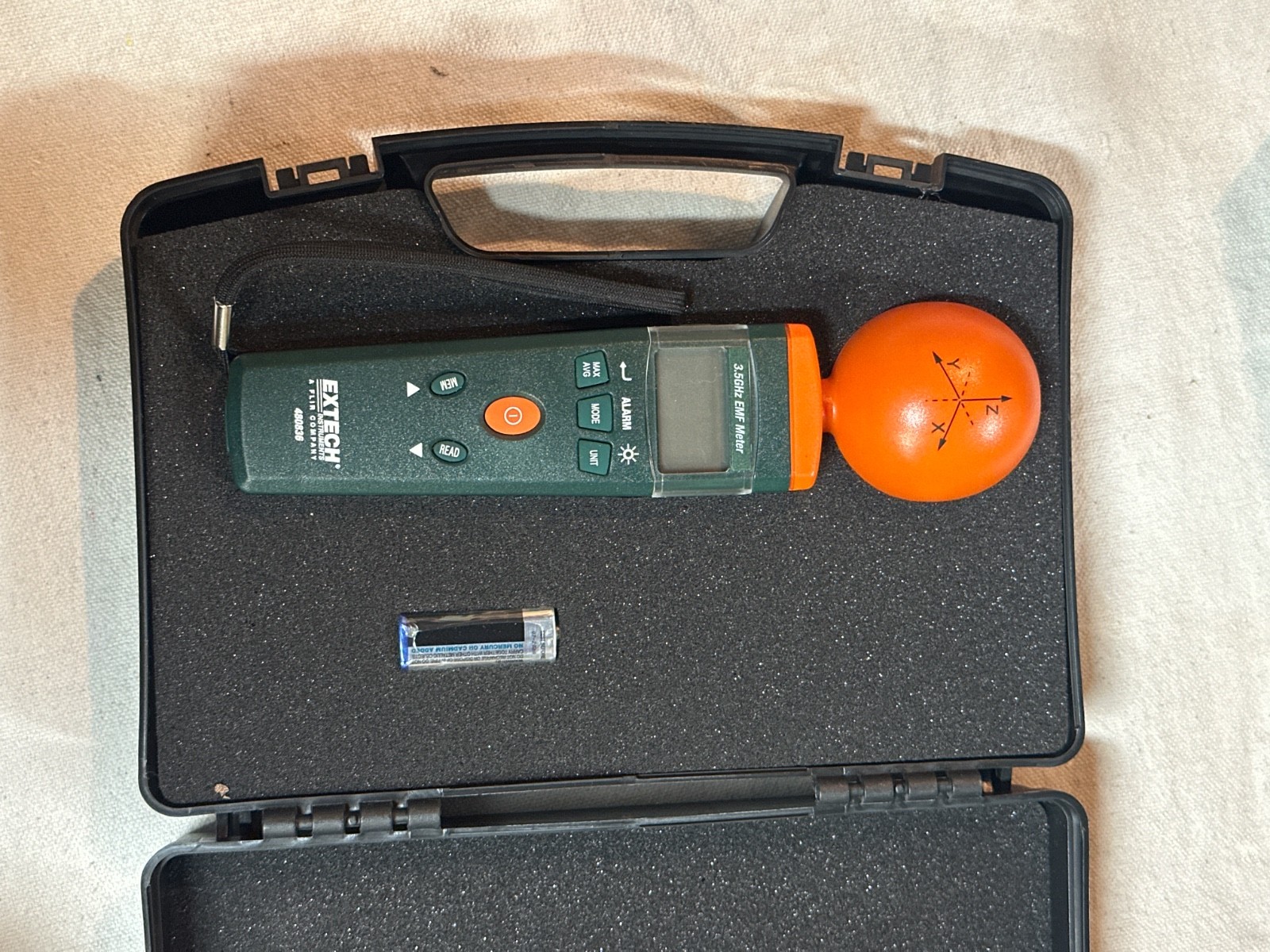 Extech 480836 Triple Axis 3D EMF Strength Meter 3.5GHz Frequency Range