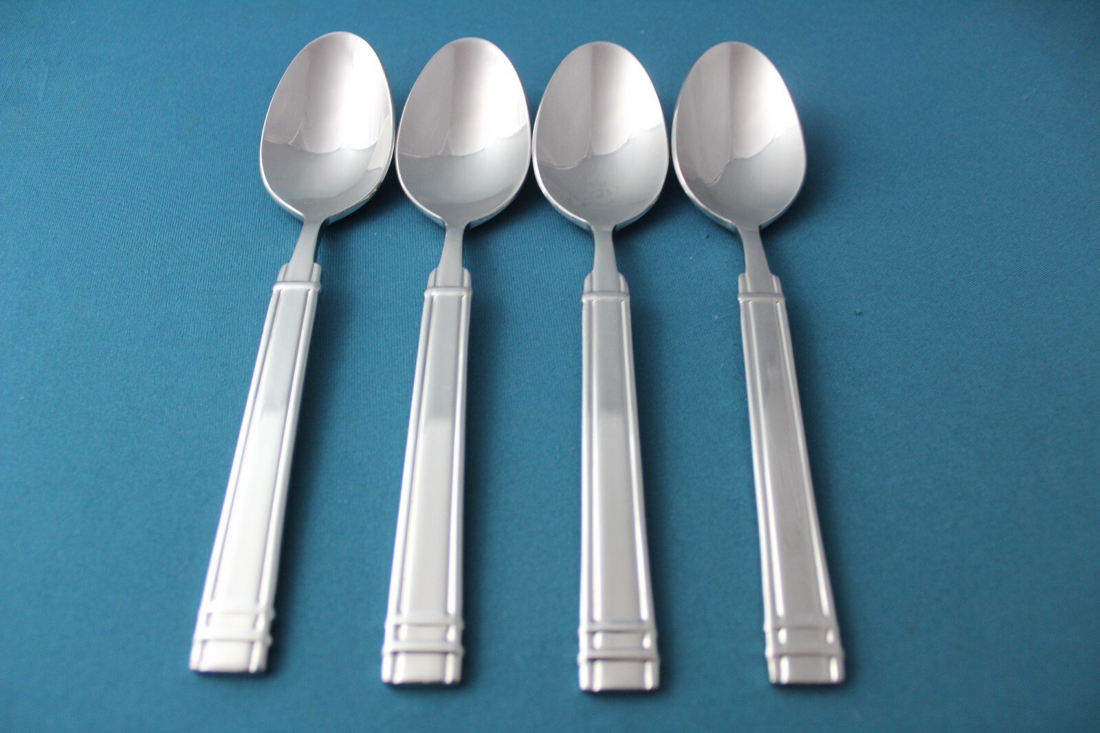 Reed Barton MISSION BAY Place Oval Soup Spoons (Set of 4) 18/10 Indonesia 7 1/4