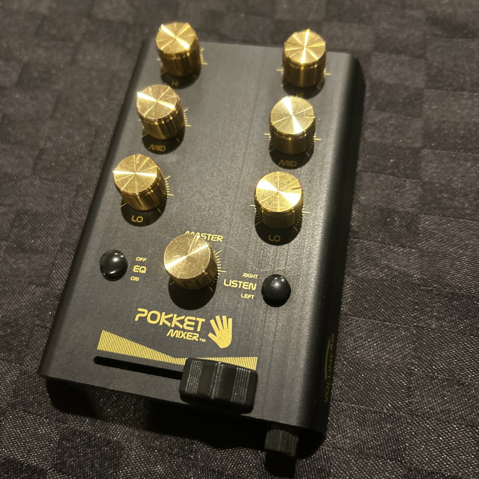 Used a bit Pokket Mixer Mini DJ Mixer Volume Plus Black with Gold Knobs PMBLA2