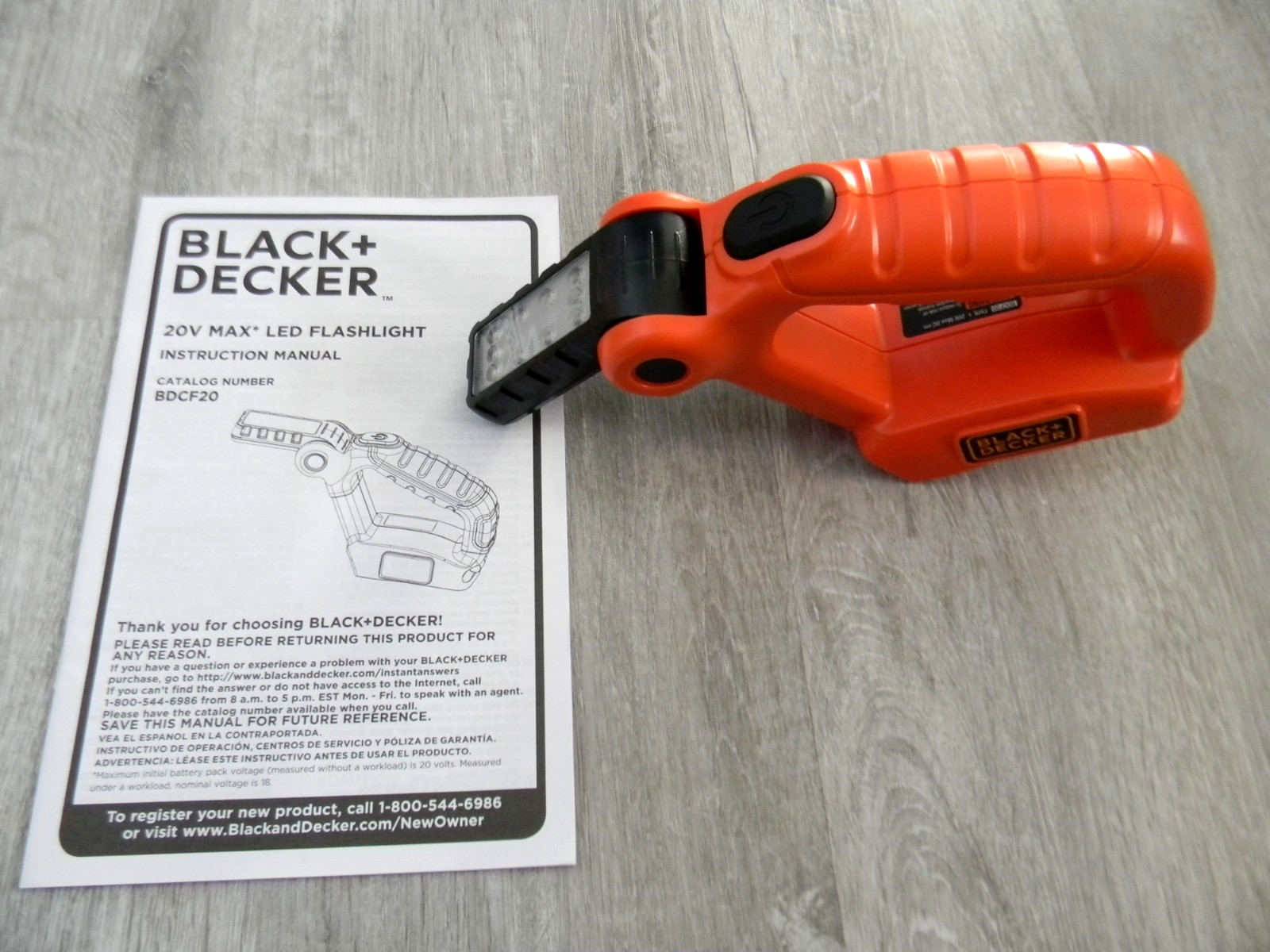 NEW Genuine BLACK+DECKER BDCF20 20V MAX 20-volt LED Flashlight Worklight