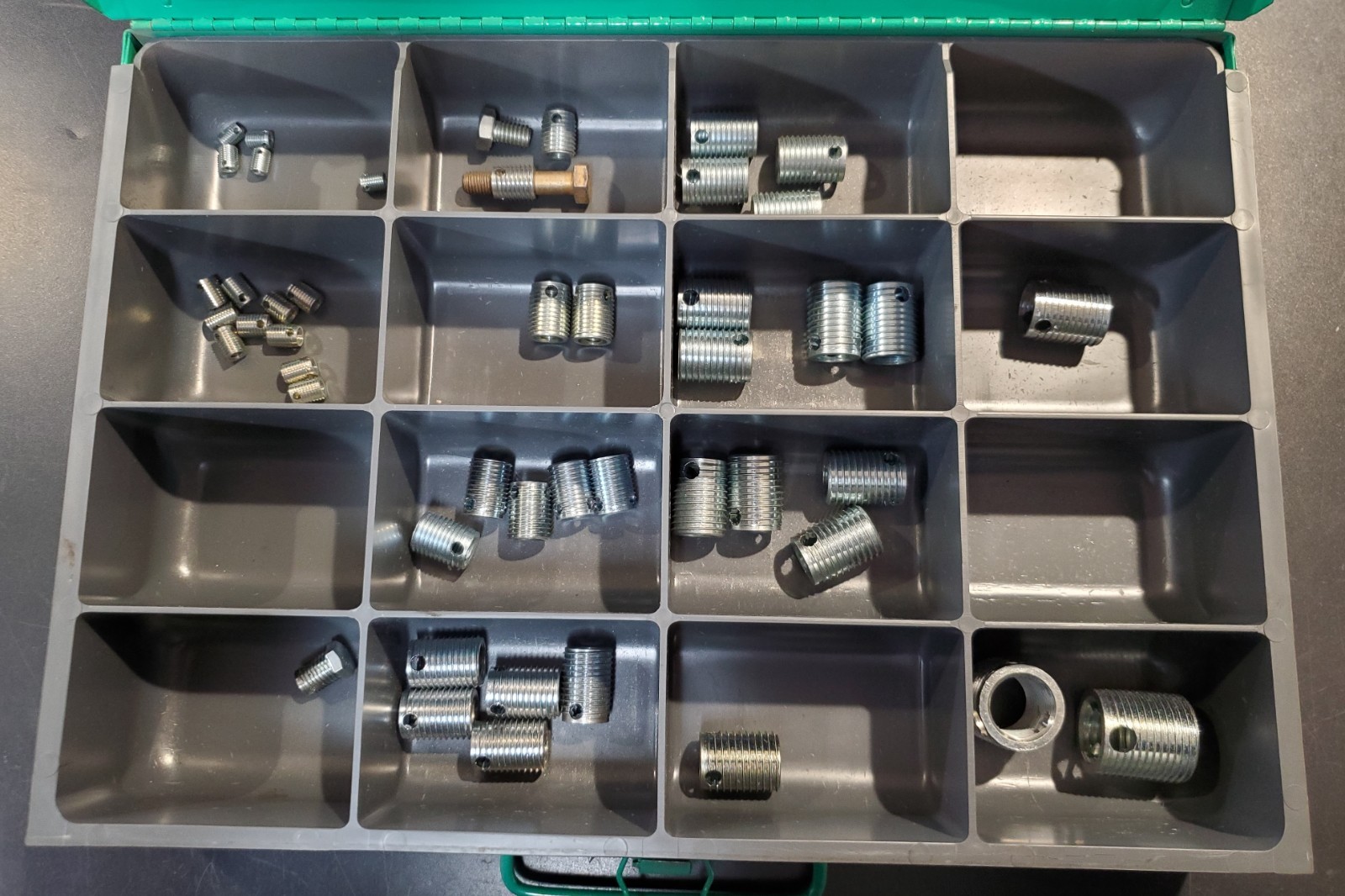 Nassau Rockmount 90490 Stud Extraction and Thread Repair Kit (Incomplete)