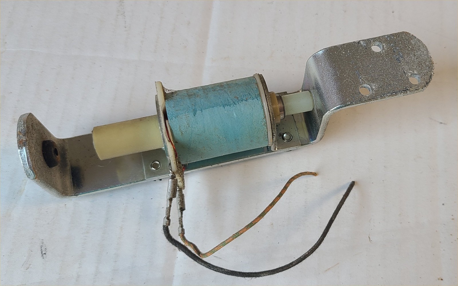 Gottlieb EM Big Indian Pinball Machine Knocker Assembly Good Coil