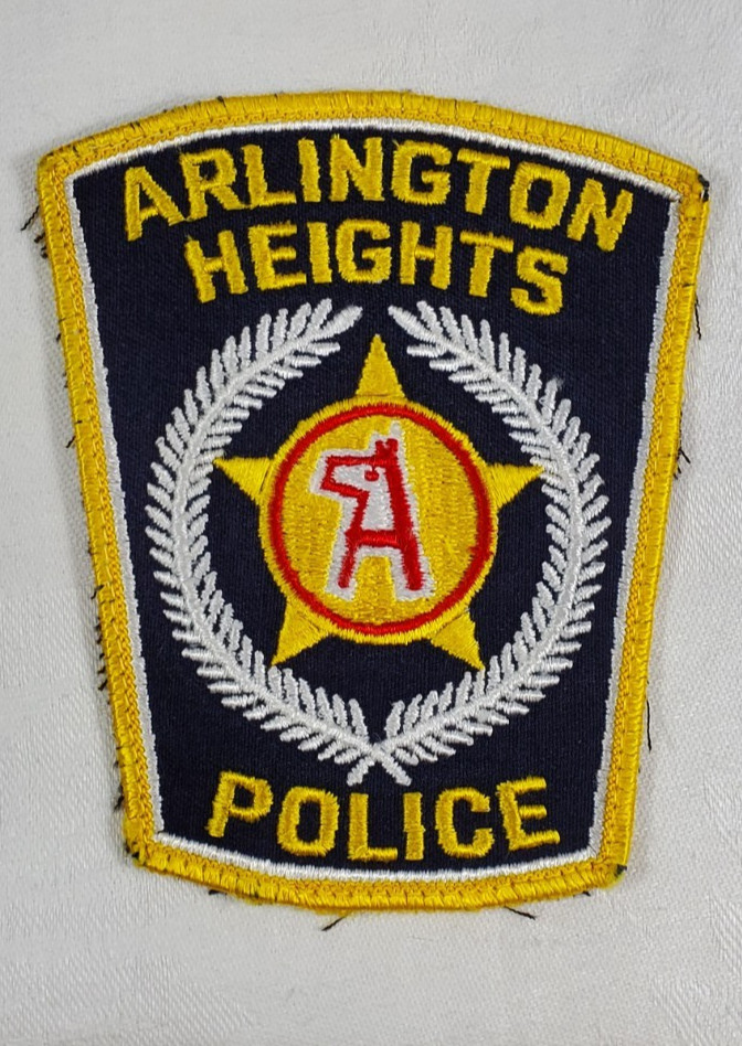 ARLINGTON HEIGHTS, IL. ILLINOIS POLICE SHOULDER PATCH - TAKEN OFF UNIFORM