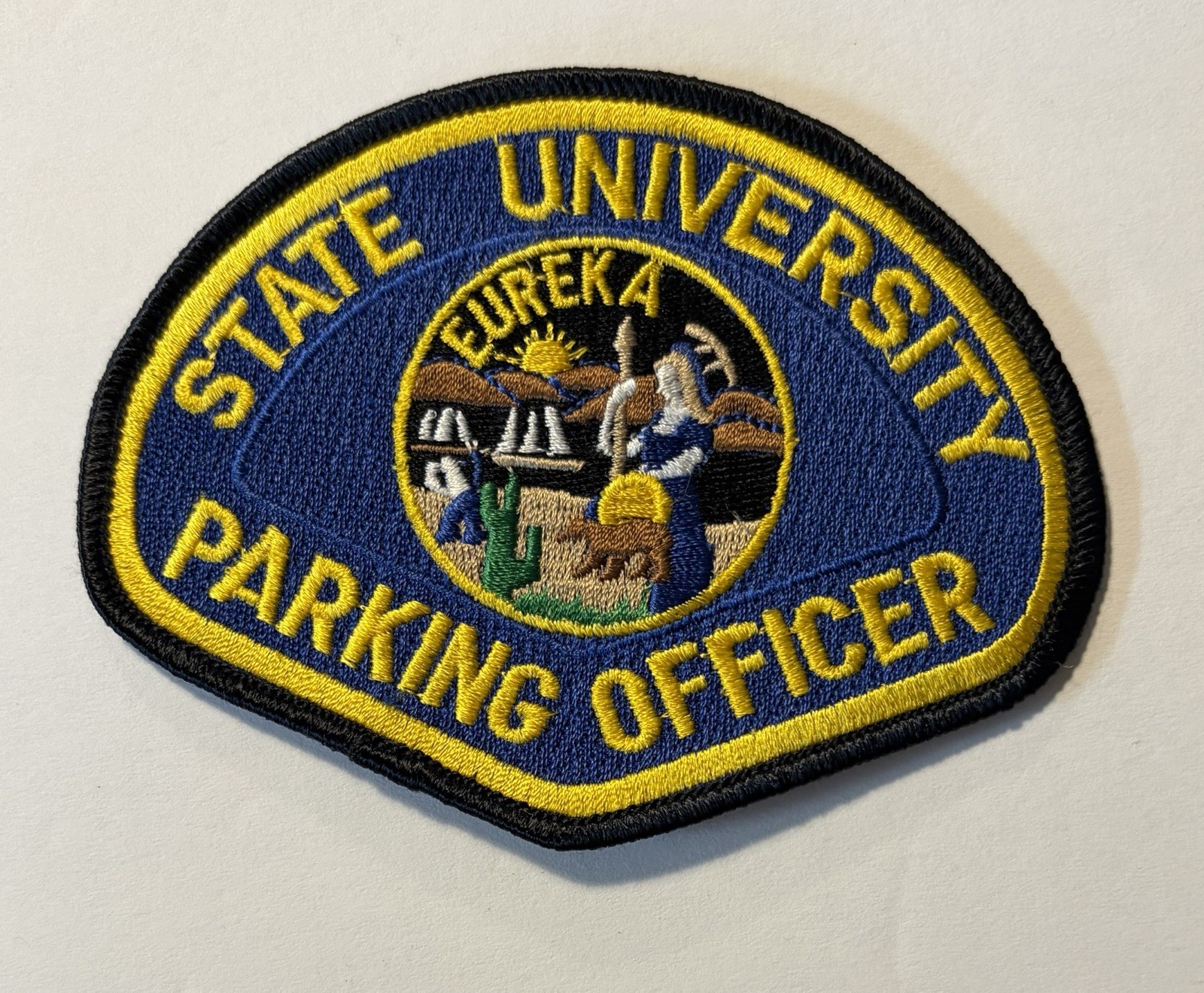 CALIFORNIA STATE UNIVERSITY CSU PARKING OFFICER PATCH #D116
