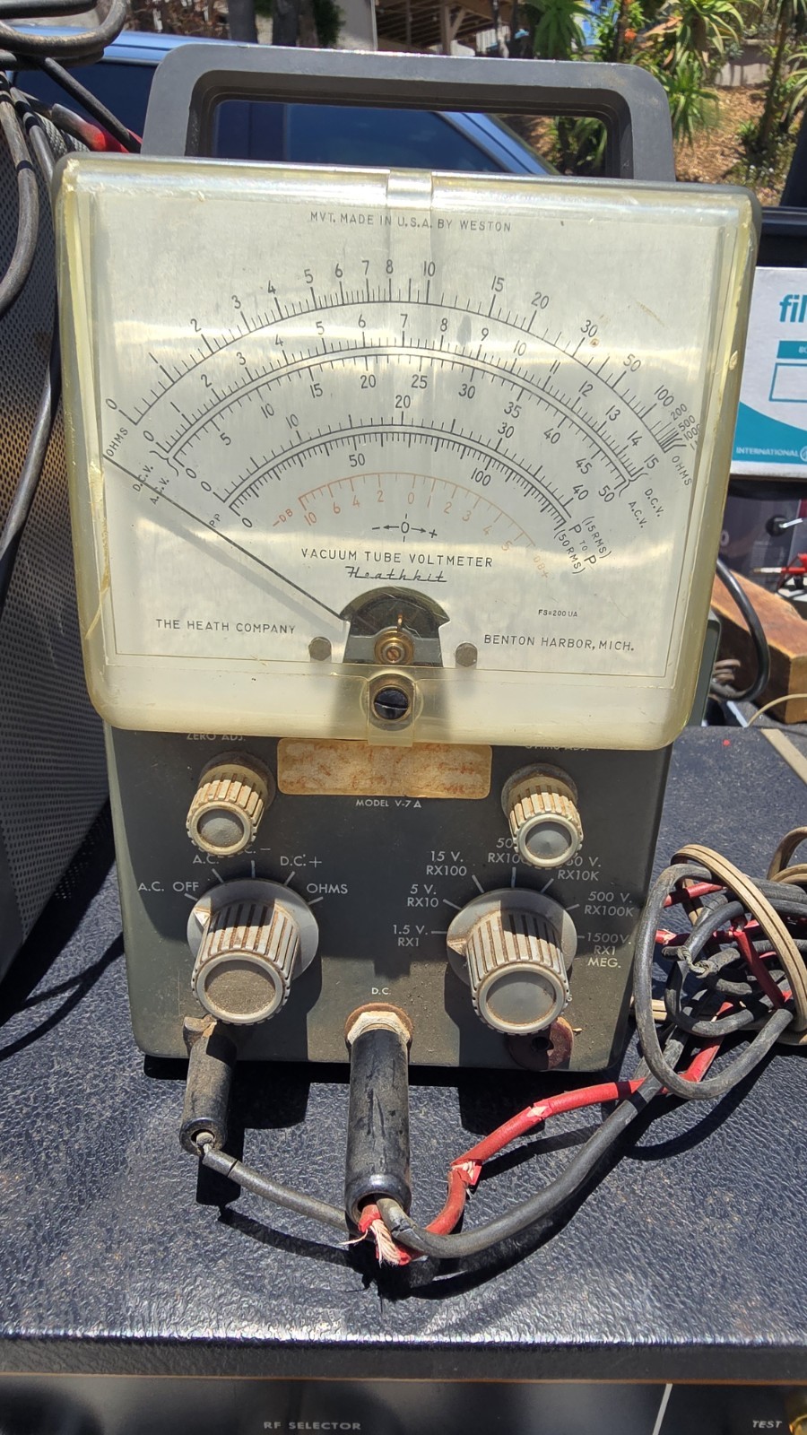 Heathkit V-7A Analog Vacuum Tube Voltmeter VTVM 0-1500V 60Hz Universal