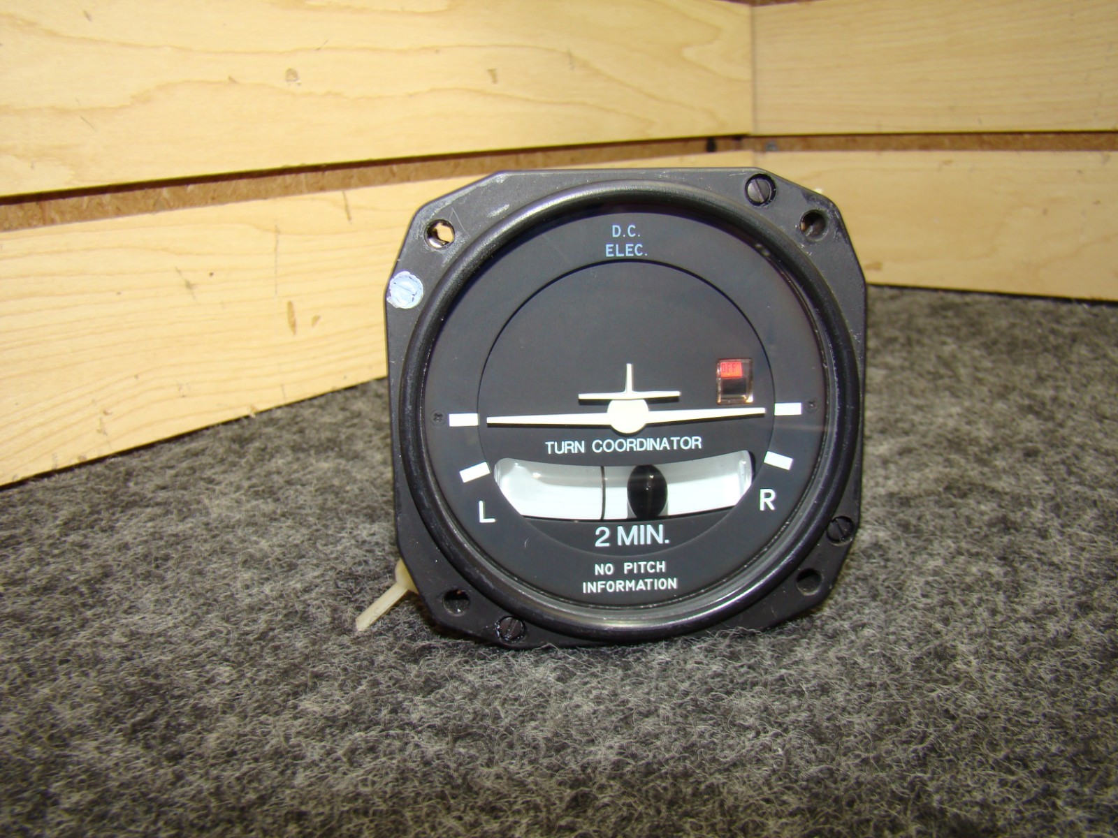 USED D.C. ELEC.  MCI ELECTRONIC GYRO TURN COORDINATOR P/N: 1394T100-7Z